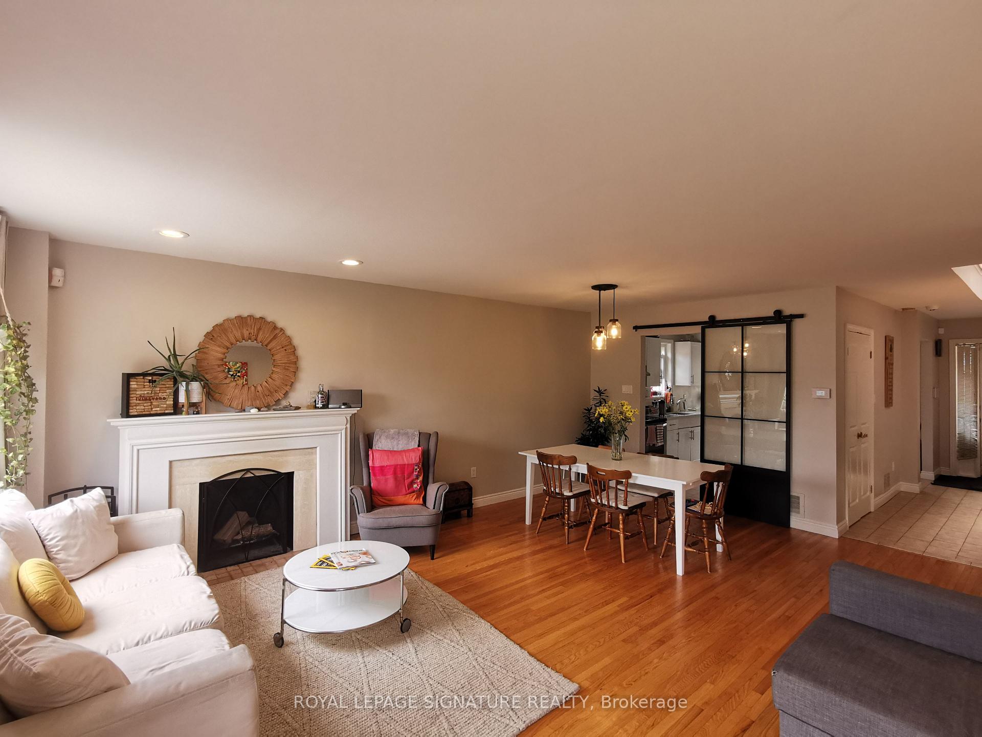 Photo 5 of 13 Mulberry Crescent, Toronto, Oakwood Village — HOMEH