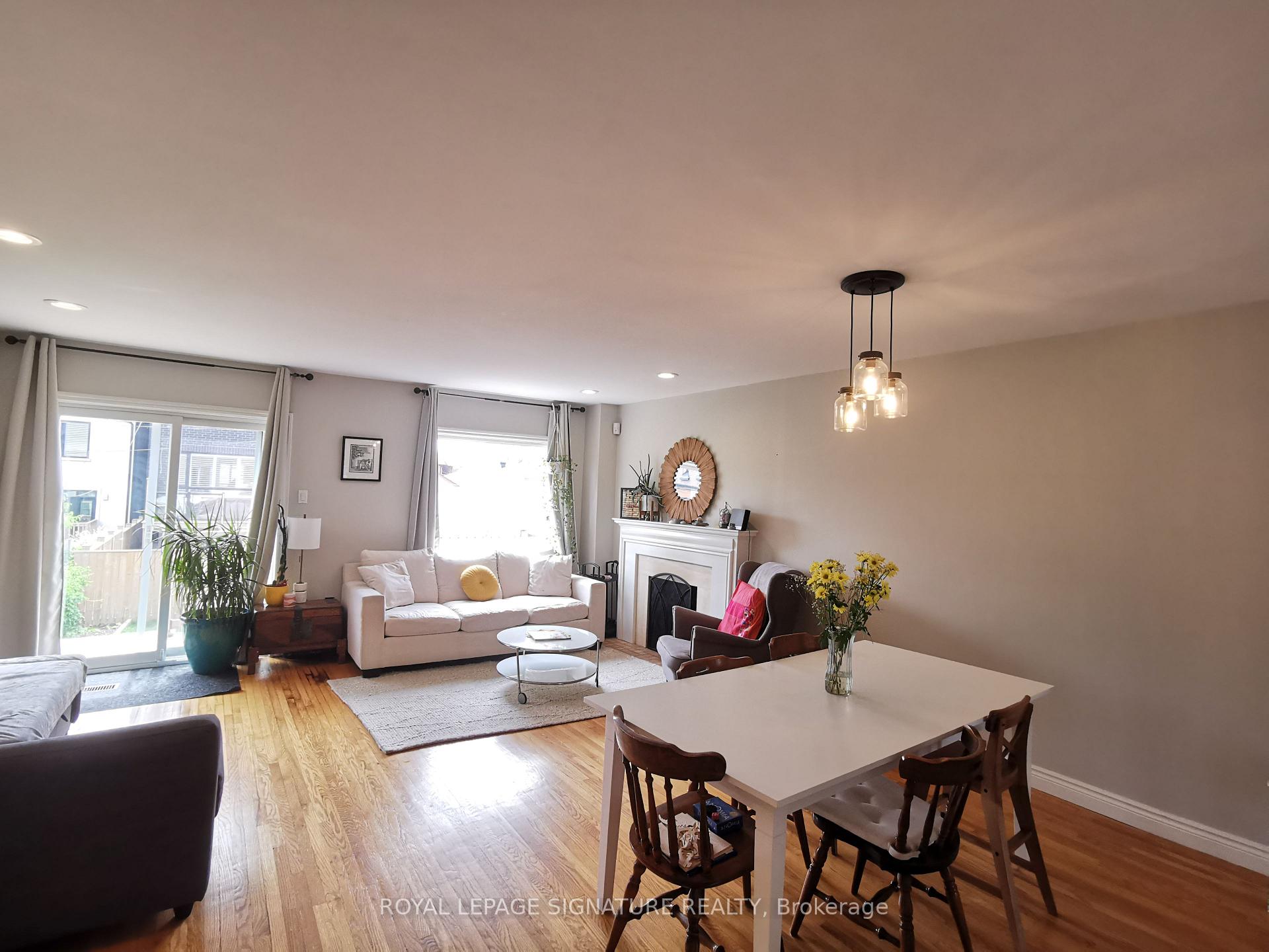 Photo 9 of 13 Mulberry Crescent, Toronto, Oakwood Village — HOMEH