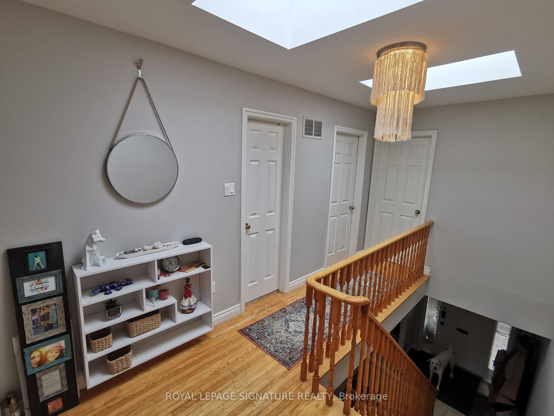 Photo 13 of 13 Mulberry Crescent, Toronto, Oakwood Village — HOMEH