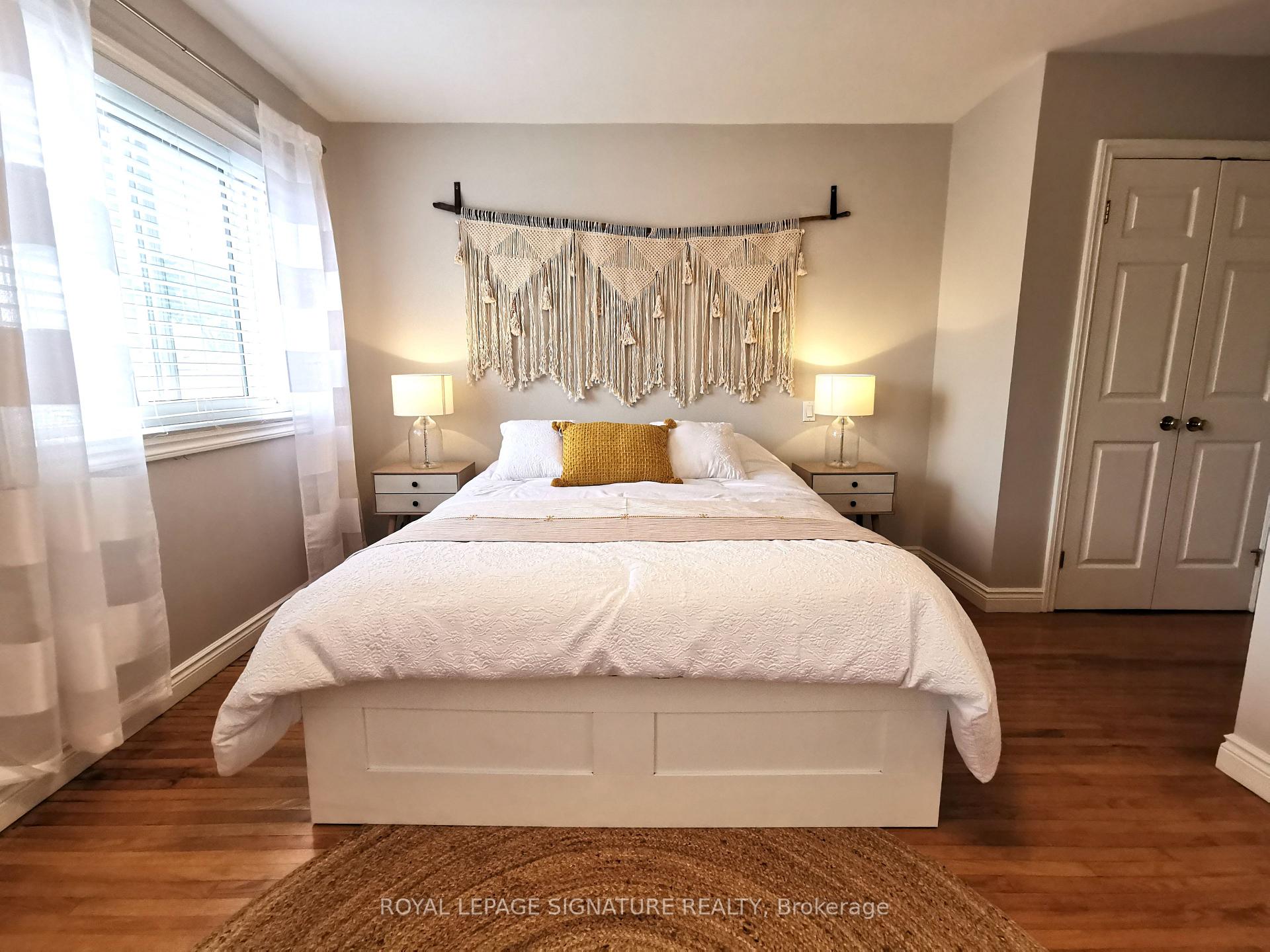 Photo 14 of 13 Mulberry Crescent, Toronto, Oakwood Village — HOMEH