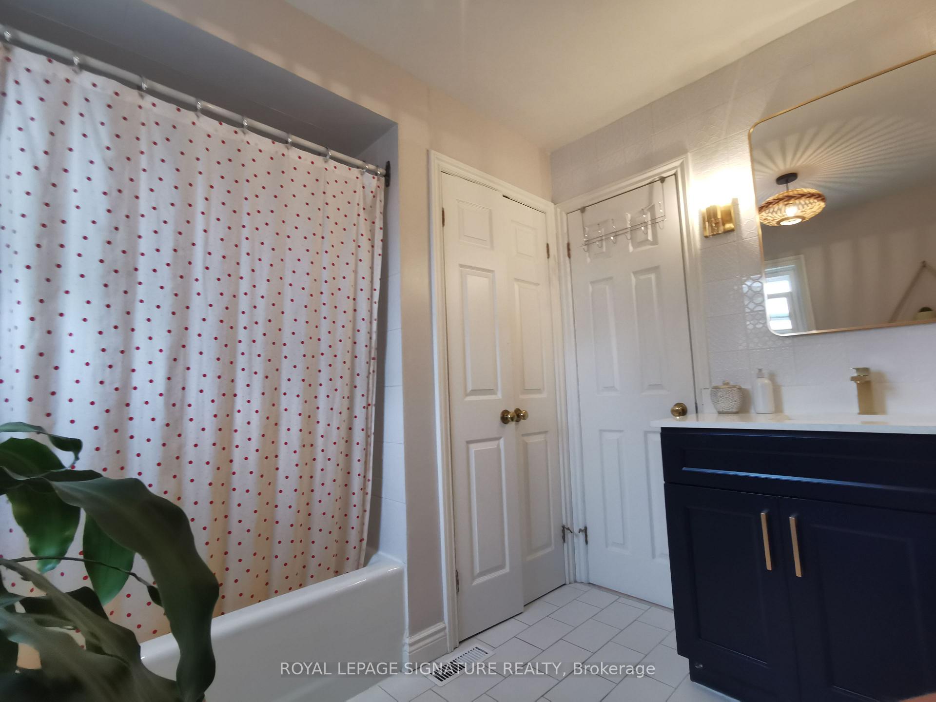 Photo 20 of 13 Mulberry Crescent, Toronto, Oakwood Village — HOMEH