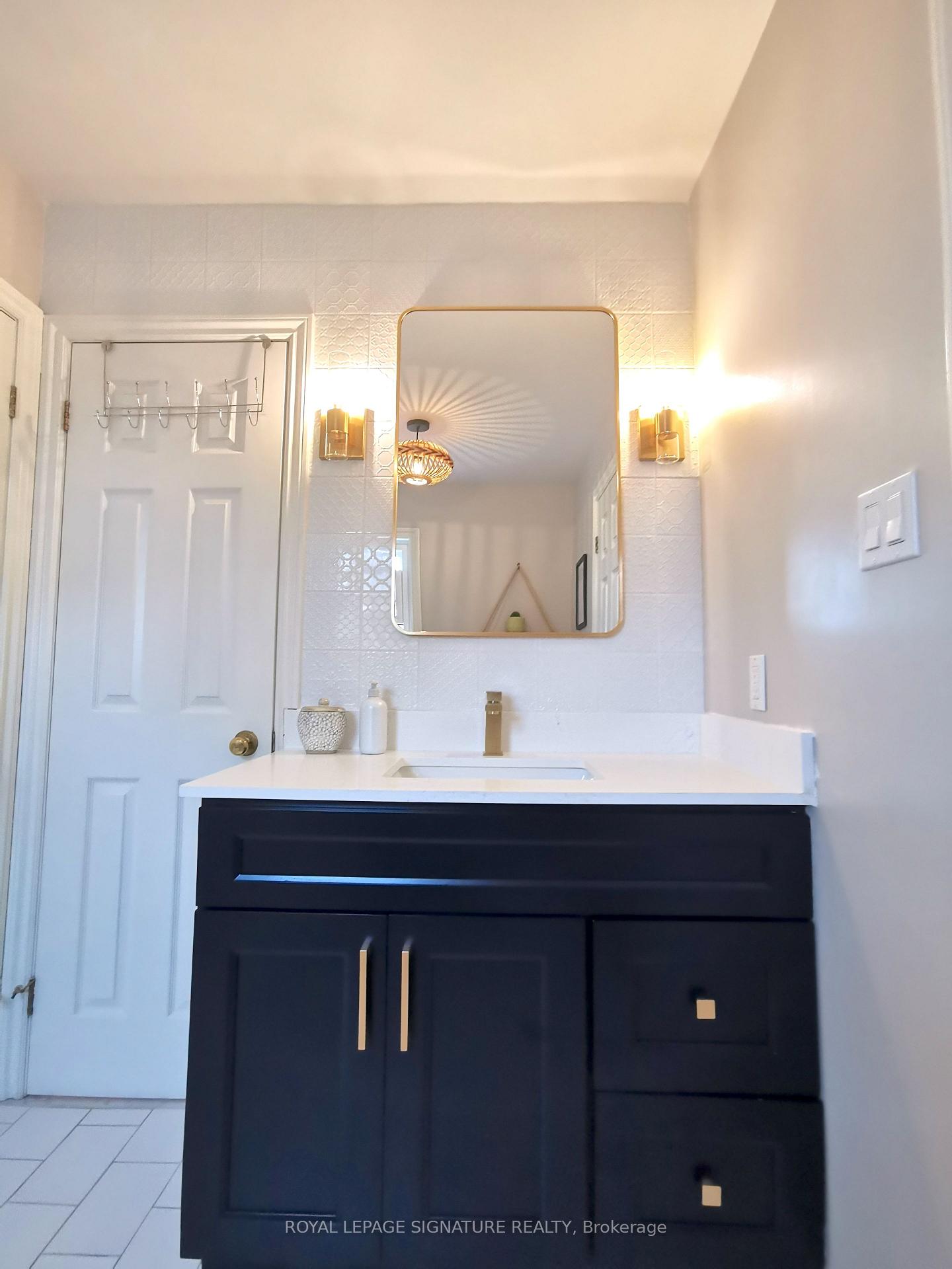 Photo 21 of 13 Mulberry Crescent, Toronto, Oakwood Village — HOMEH