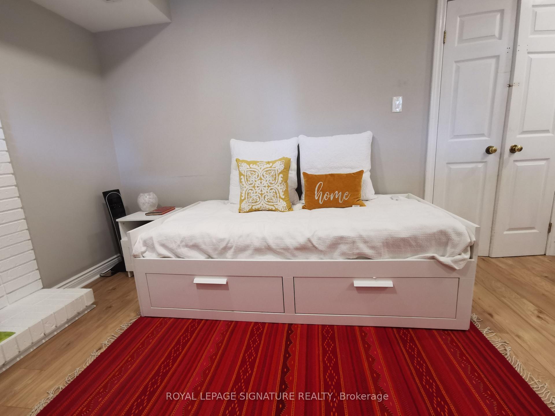 Photo 24 of 13 Mulberry Crescent, Toronto, Oakwood Village — HOMEH