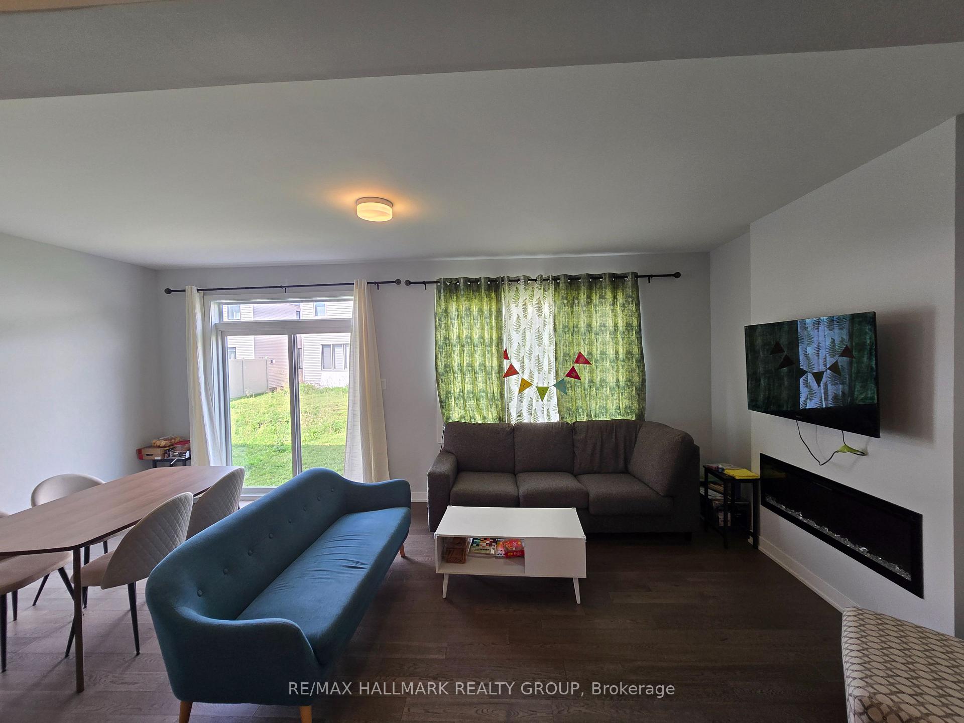 Photo 9 of 646 Fenwick Way, Ottawa, Barrhaven - Stonebridge — HOMEH