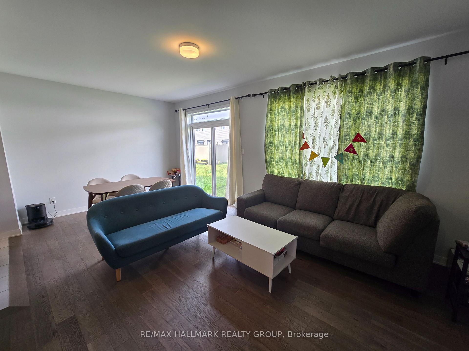 Photo 10 of 646 Fenwick Way, Ottawa, Barrhaven - Stonebridge — HOMEH