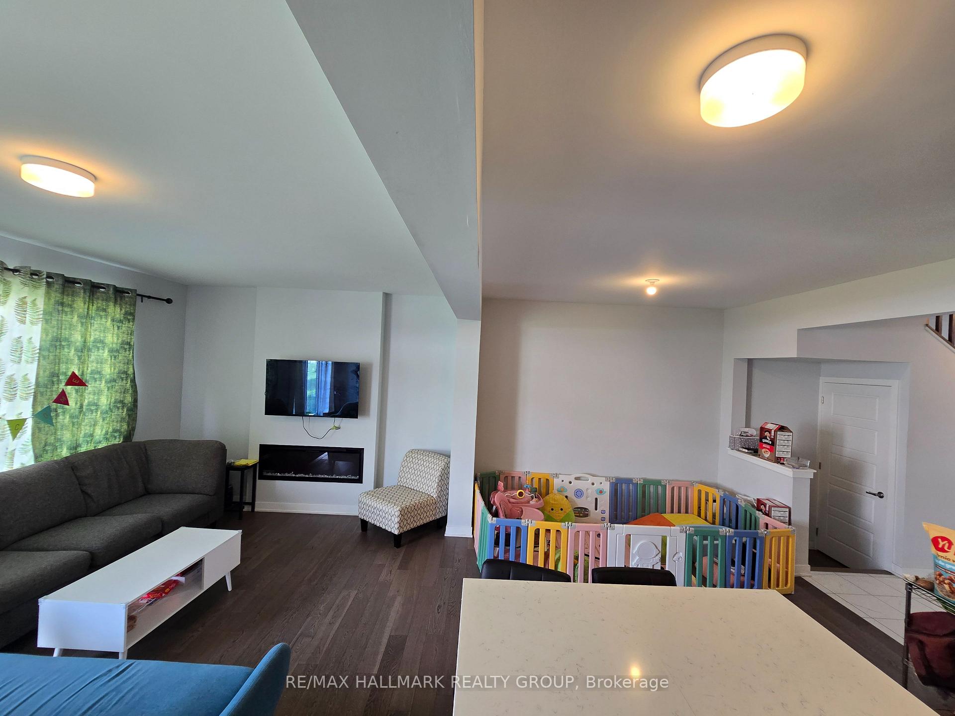 Photo 12 of 646 Fenwick Way, Ottawa, Barrhaven - Stonebridge — HOMEH