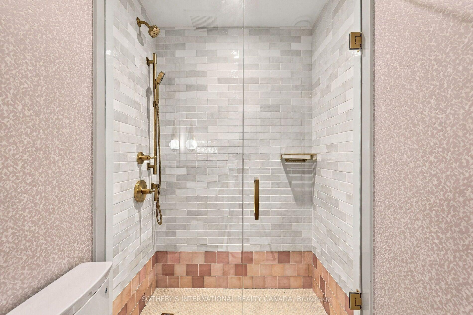 Photo 33 of 230 Hillhurst Boulevard, Toronto, Bedford Park-Nortown — HOMEH