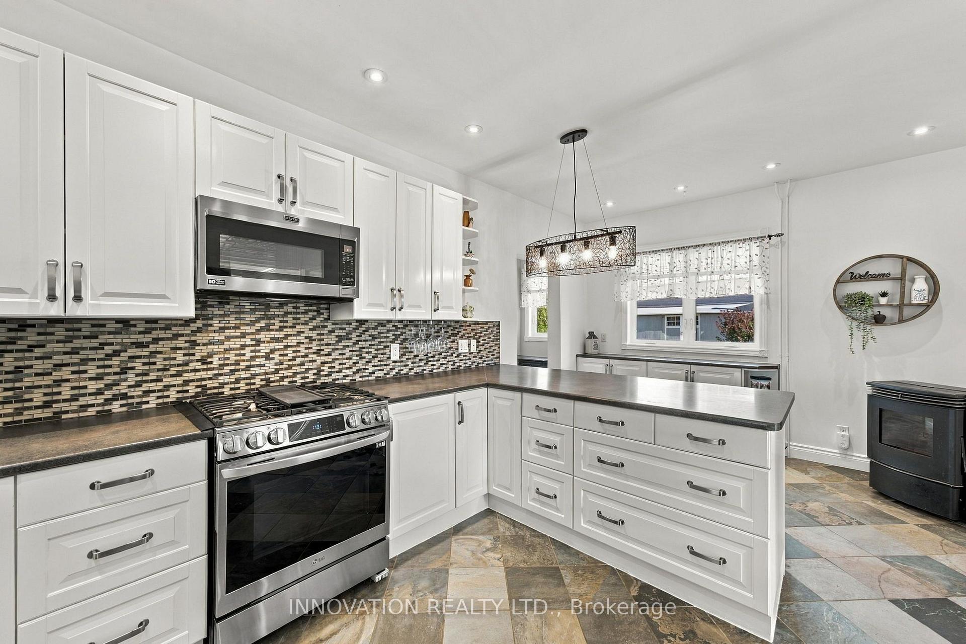 Photo 16 of 101 Mary Street, Ottawa, Kinburn — HOMEH