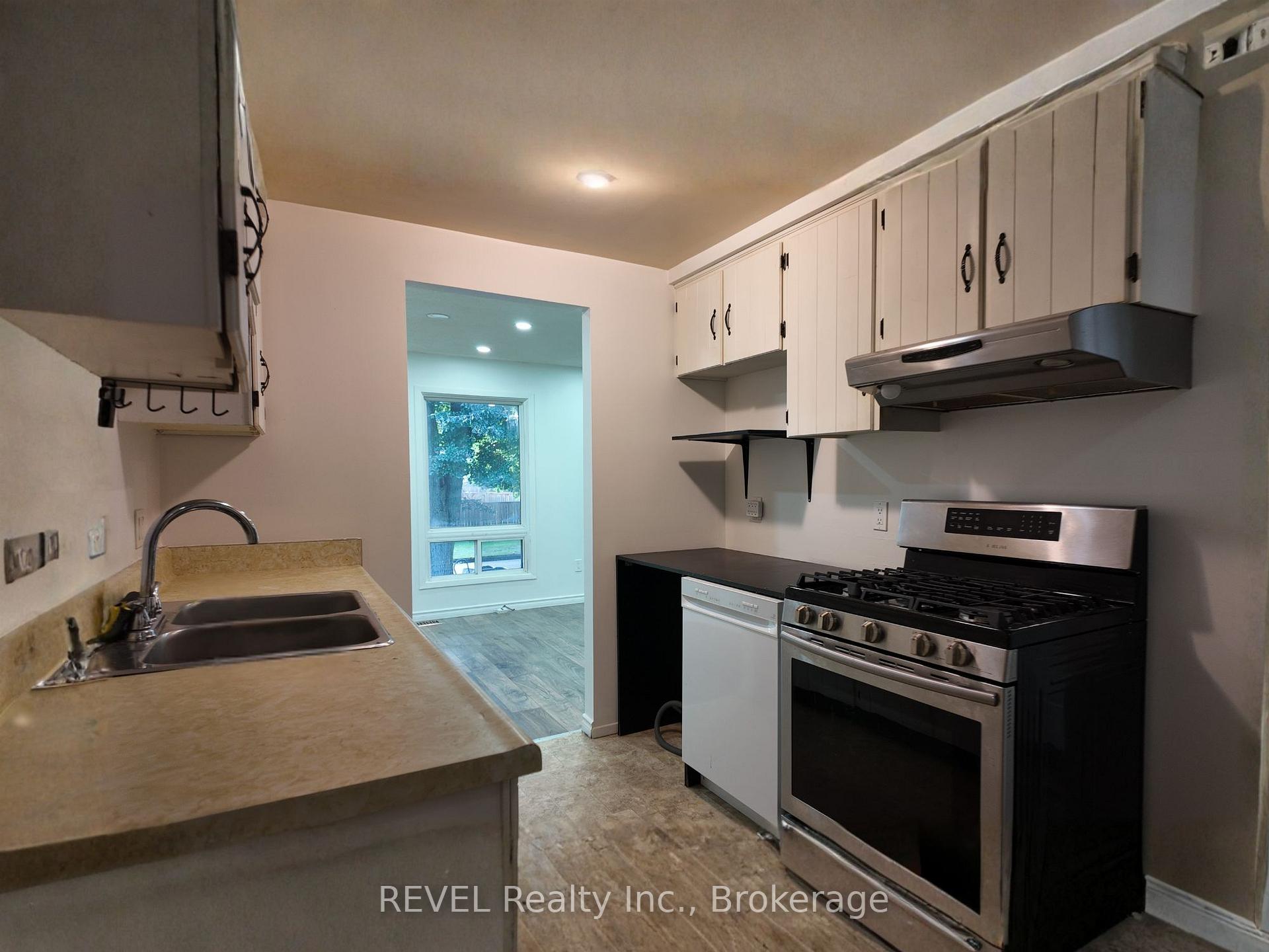 Photo 4 of Unit Main, 62 Elma Street E, St. Catharines, Lakeport — HOMEH