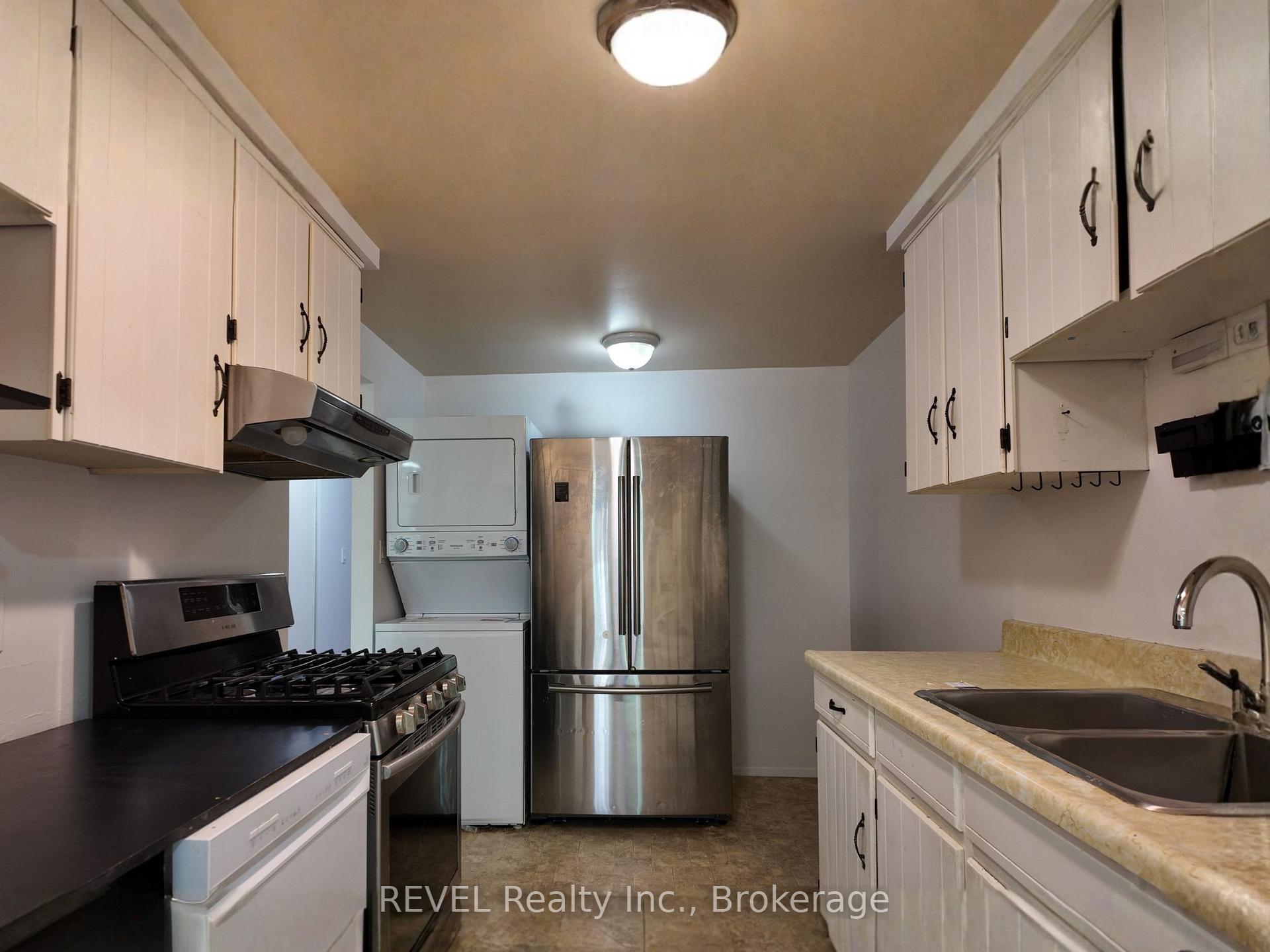 Photo 5 of Unit Main, 62 Elma Street E, St. Catharines, Lakeport — HOMEH