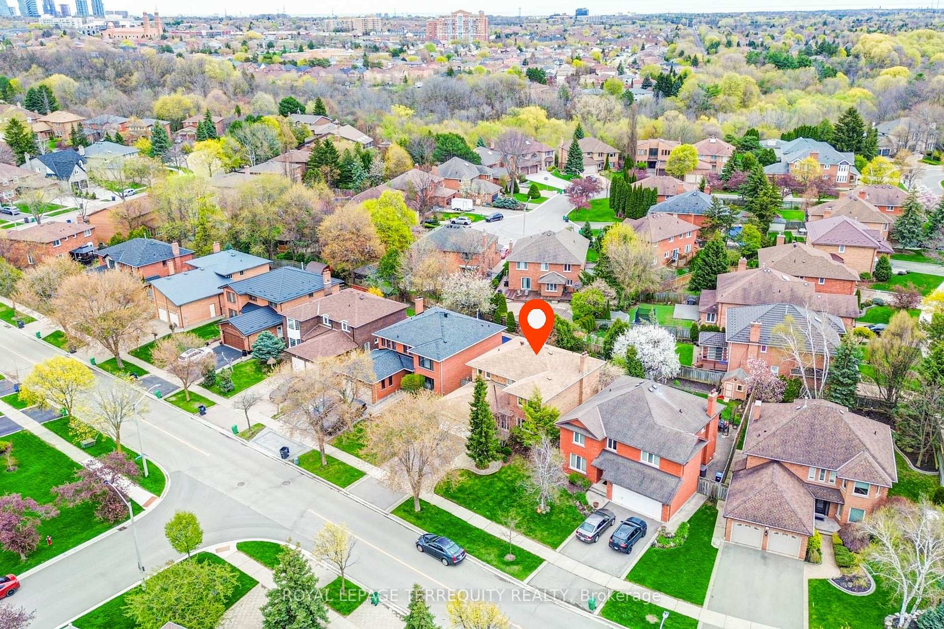 Photo 3 of 1656 Carrington Road, Mississauga, East Credit — HOMEH