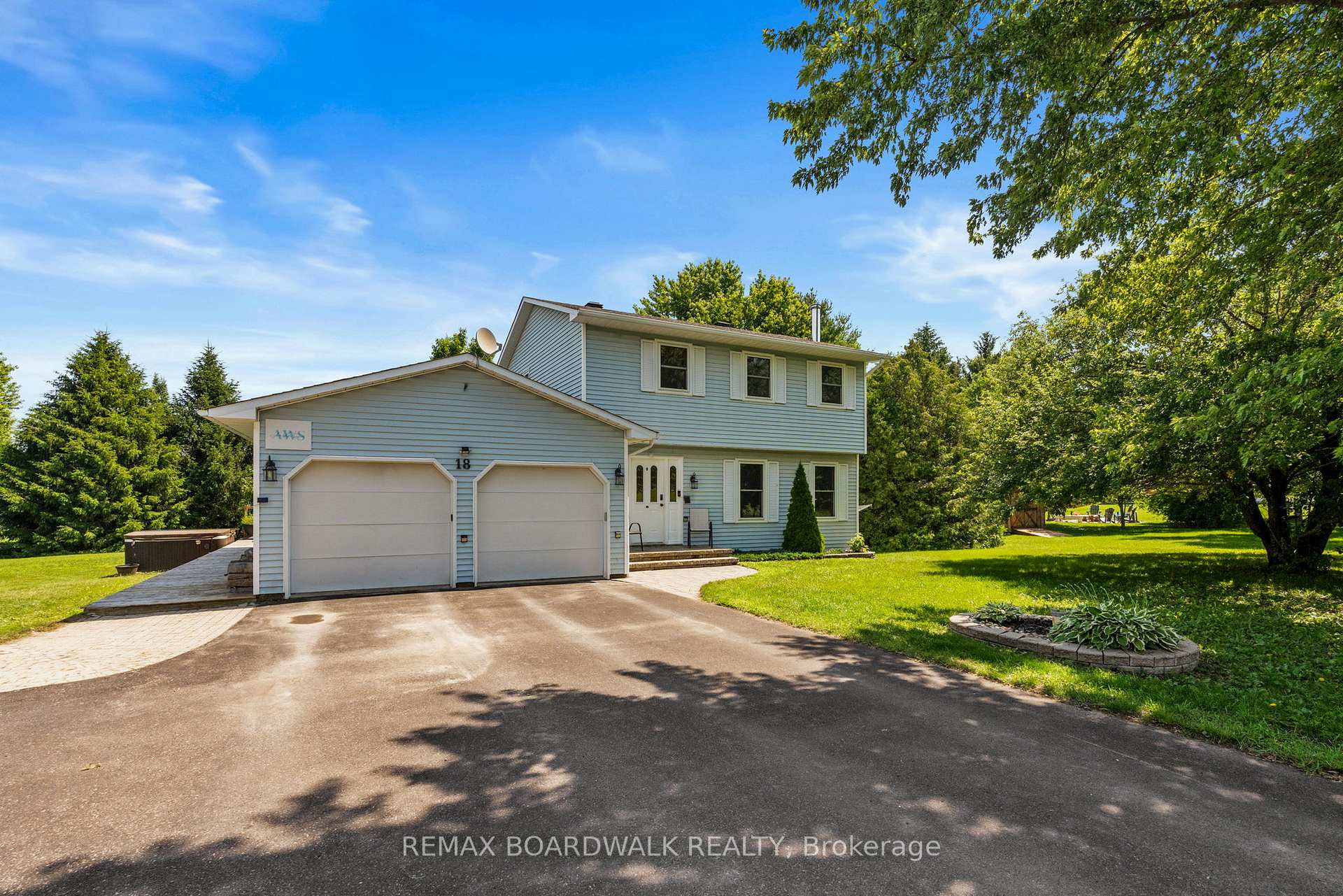 Photo 2 of 18 Berg Crescent, North Grenville, Kemptville — HOMEH