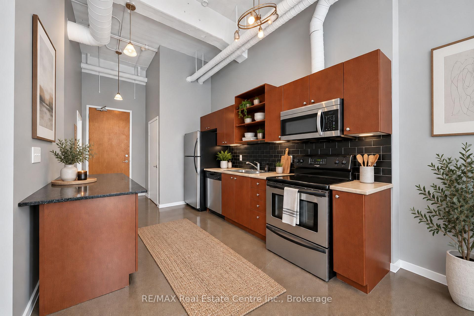 Photo 4 of Unit 314, 410 King Street W, Kitchener, City Commercial Core — HOMEH