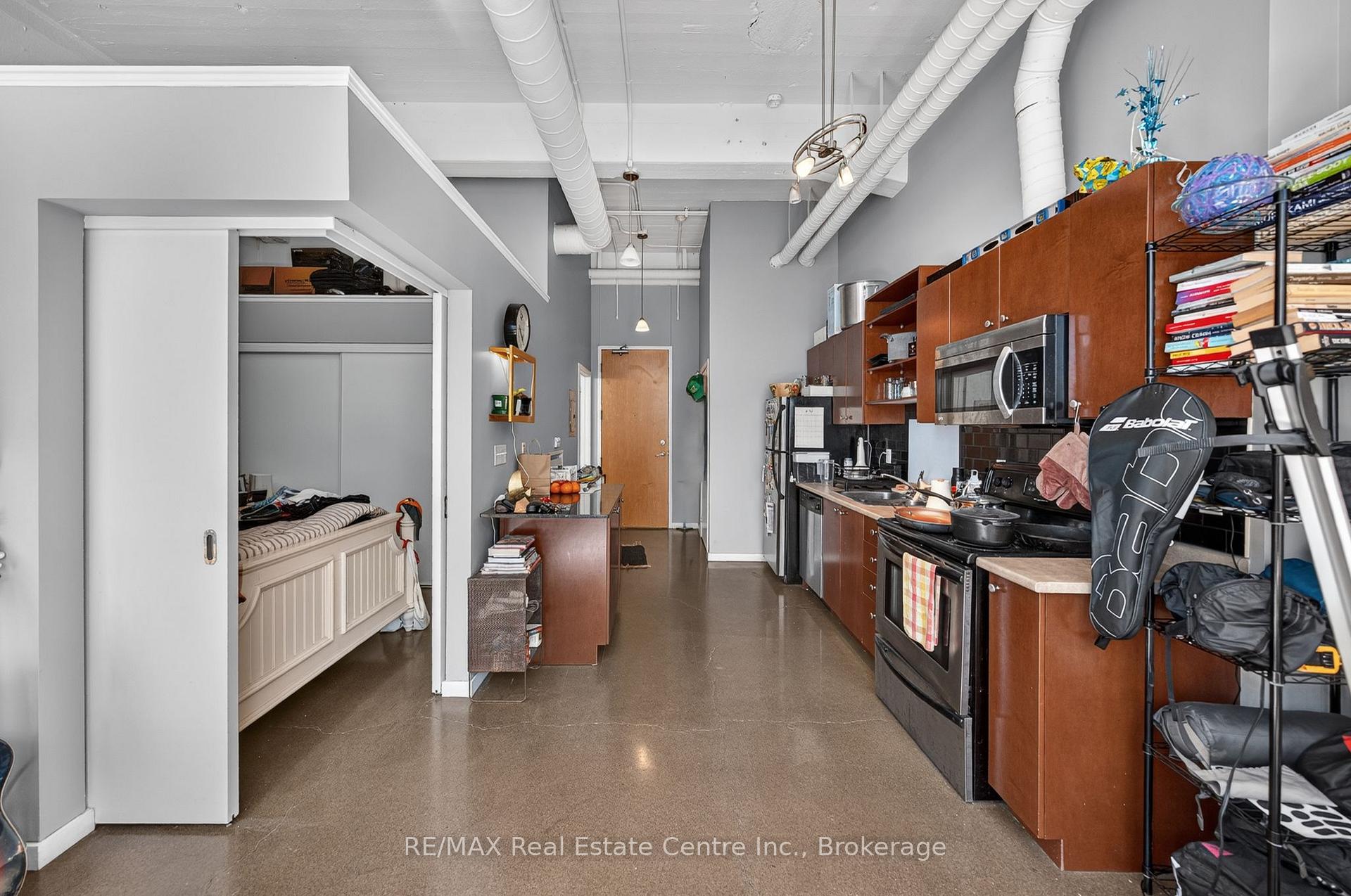 Photo 5 of Unit 314, 410 King Street W, Kitchener, City Commercial Core — HOMEH