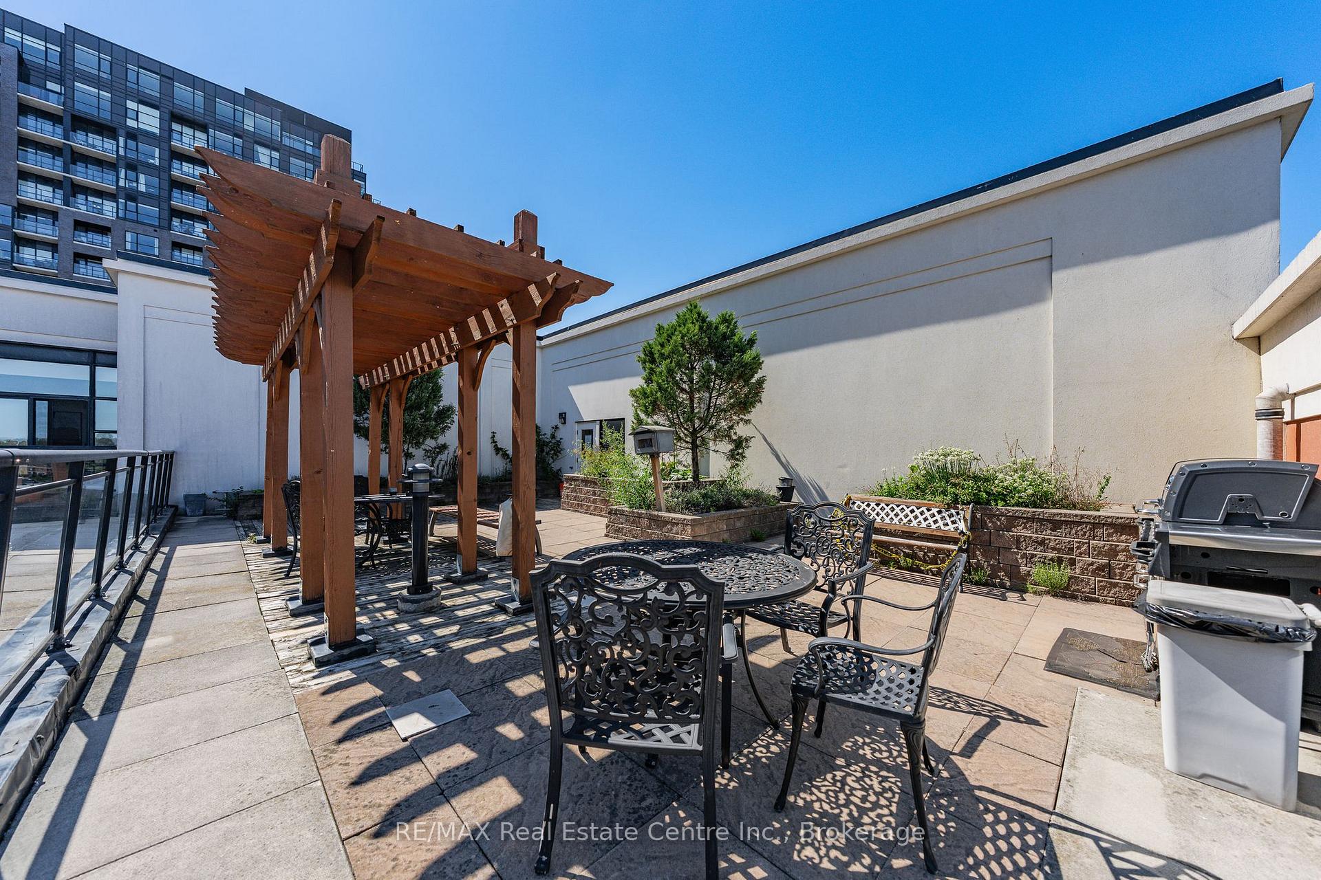 Photo 20 of Unit 314, 410 King Street W, Kitchener, City Commercial Core — HOMEH