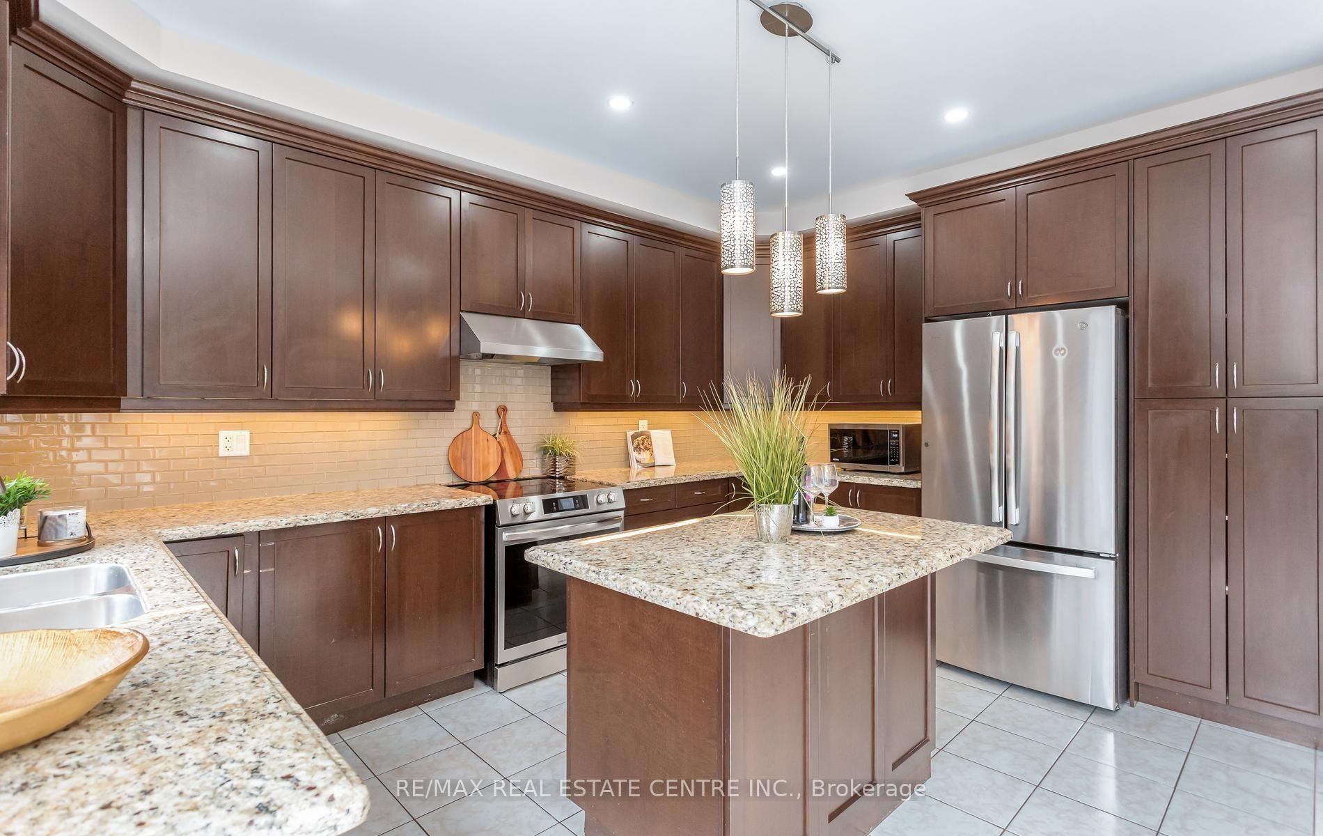 Photo 17 of 4640 Erwin Road, Burlington, Alton — HOMEH