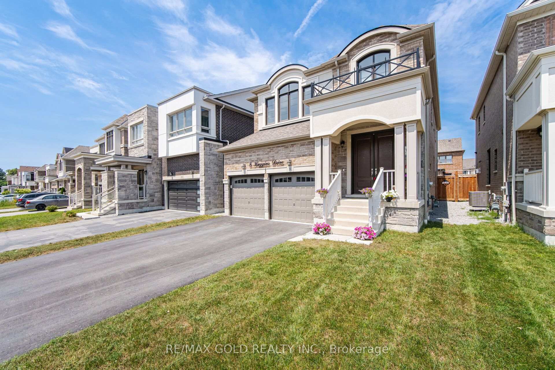 Photo 2 of 8 Huggins Drive, Whitby, Rural Whitby — HOMEH