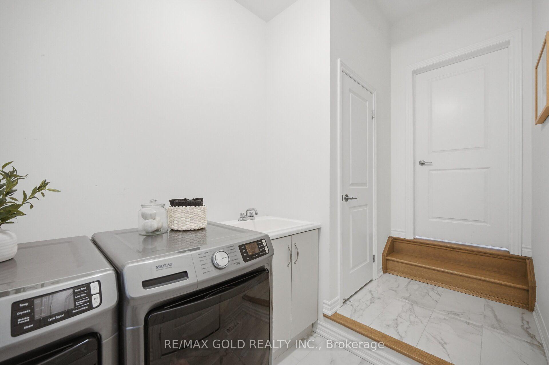 Photo 22 of 8 Huggins Drive, Whitby, Rural Whitby — HOMEH