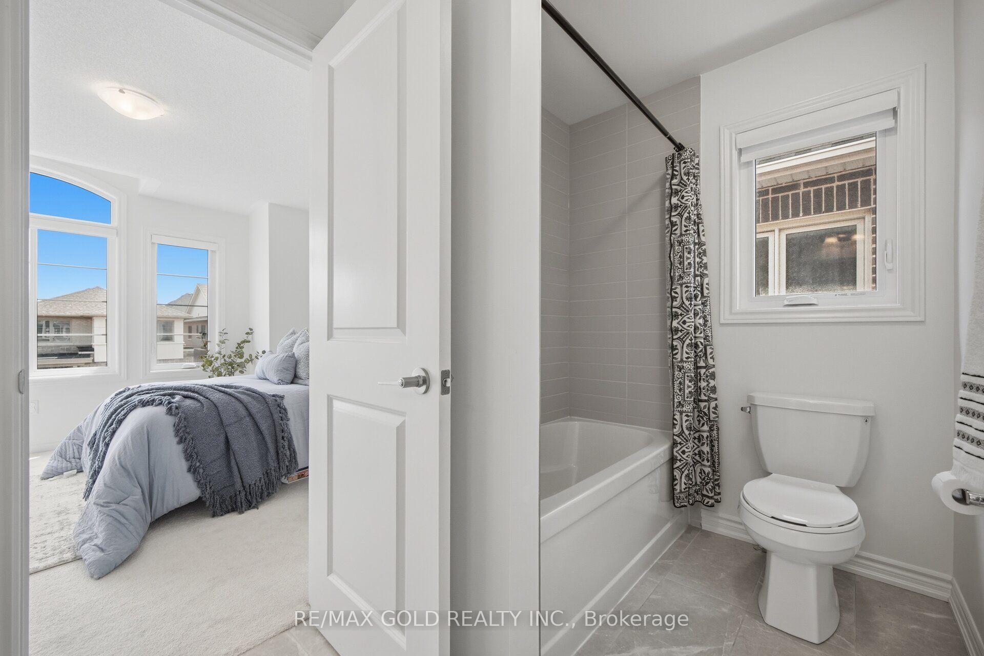 Photo 35 of 8 Huggins Drive, Whitby, Rural Whitby — HOMEH