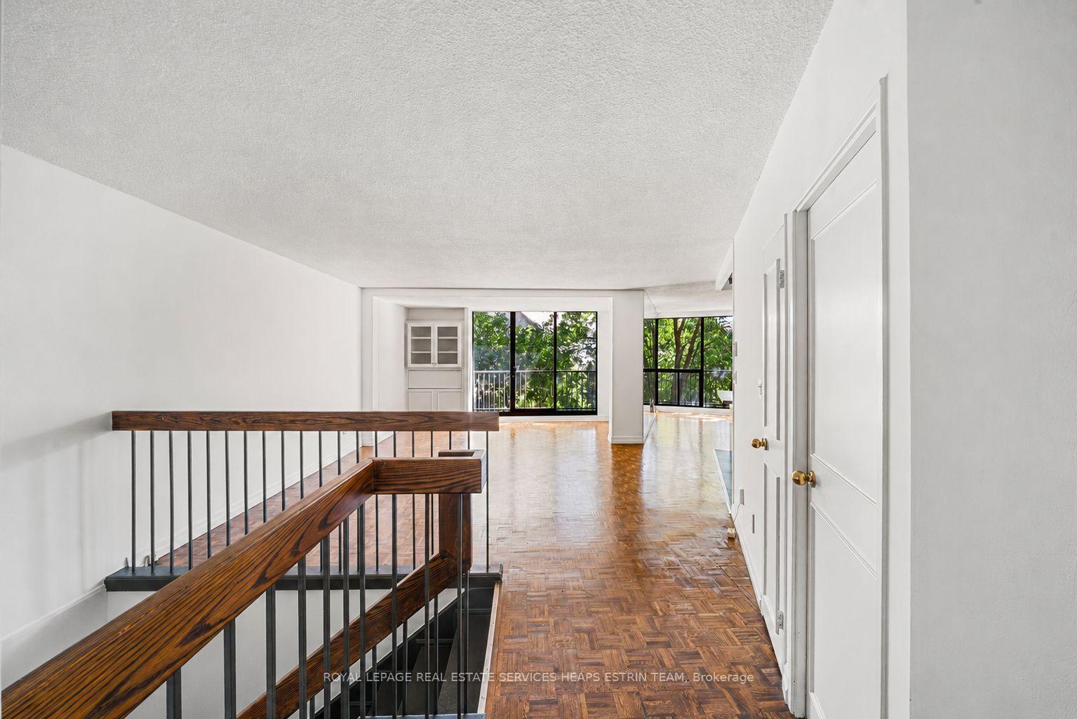 Photo 4 of Unit #411, 33 Harbour Square, Toronto, Waterfront Communities — HOMEH
