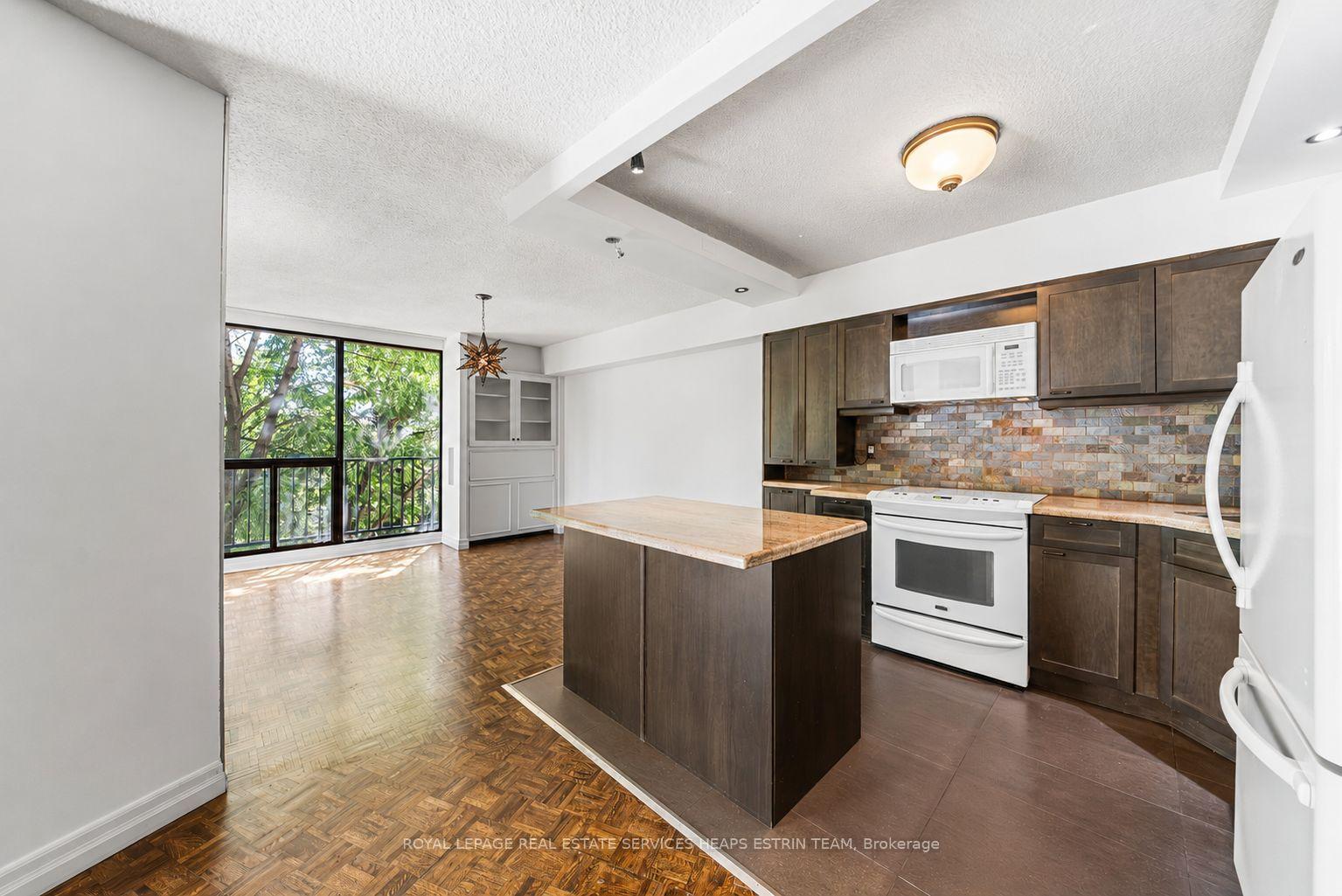Photo 7 of Unit #411, 33 Harbour Square, Toronto, Waterfront Communities — HOMEH