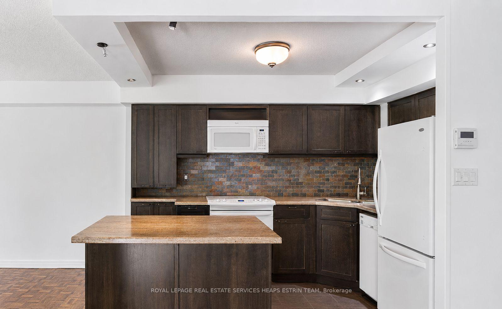 Photo 8 of Unit #411, 33 Harbour Square, Toronto, Waterfront Communities — HOMEH