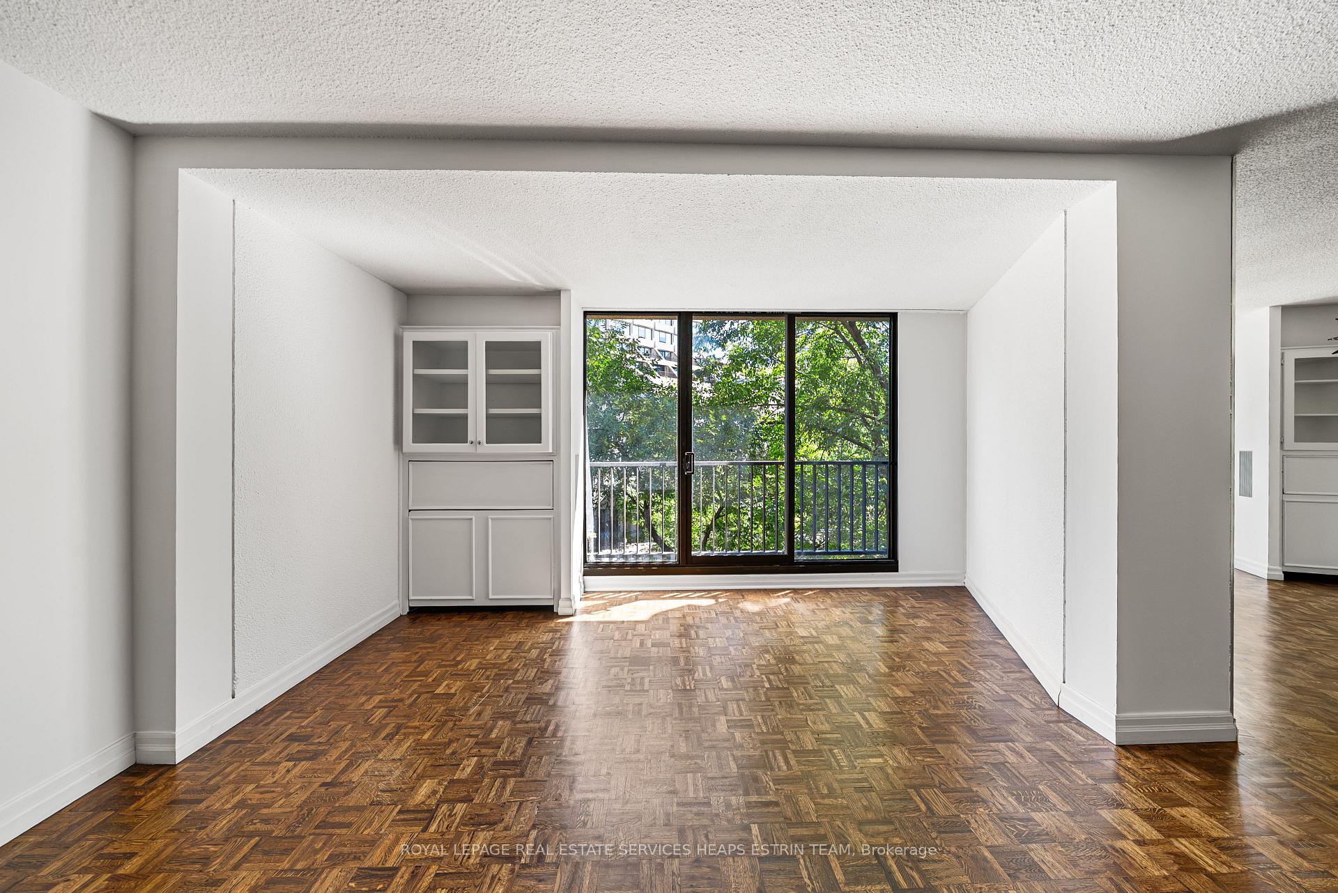 Photo 9 of Unit #411, 33 Harbour Square, Toronto, Waterfront Communities — HOMEH
