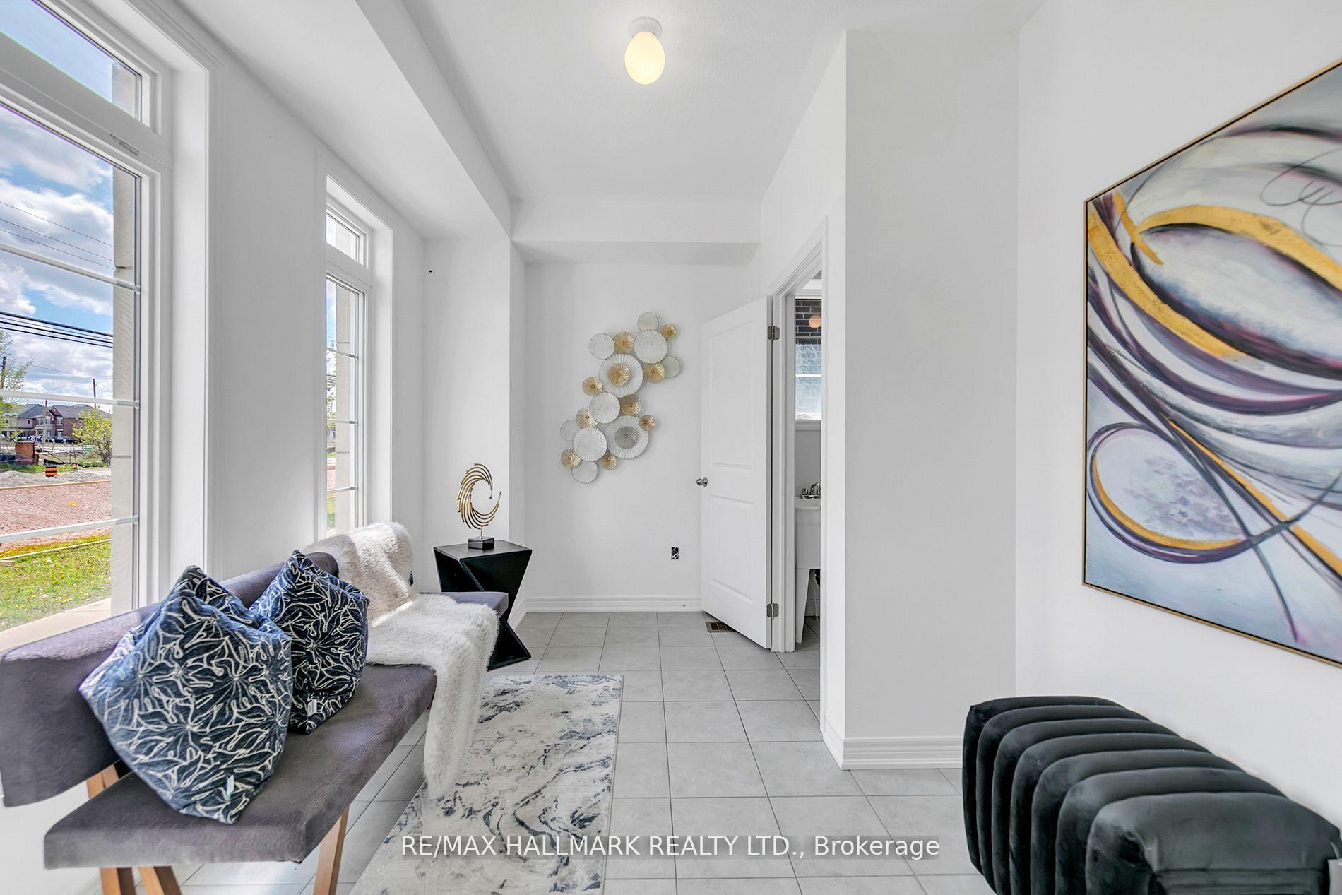 Photo 4 of 284 King Road, Richmond Hill, Oak Ridges — HOMEH