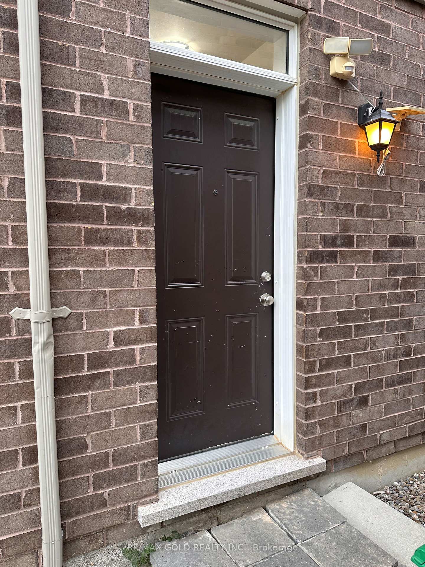 Photo 2 of 41 Callandar Road, Brampton, Northwest Brampton — HOMEH