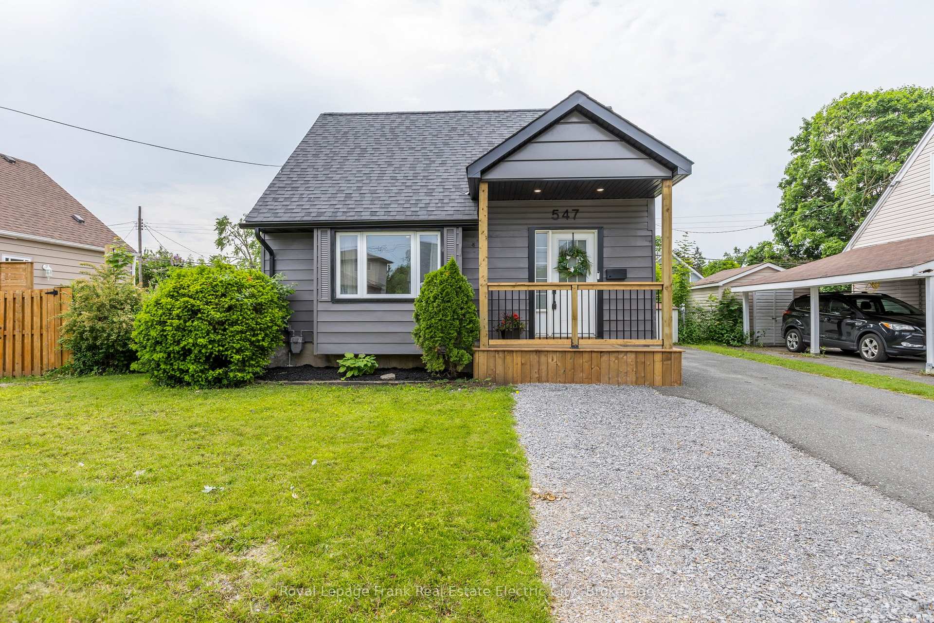 Photo of 547 Rose Avenue