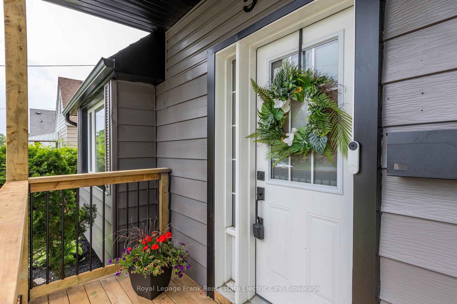 Photo 3 of 547 Rose Avenue, Peterborough, Otonabee Ward 1 — HOMEH