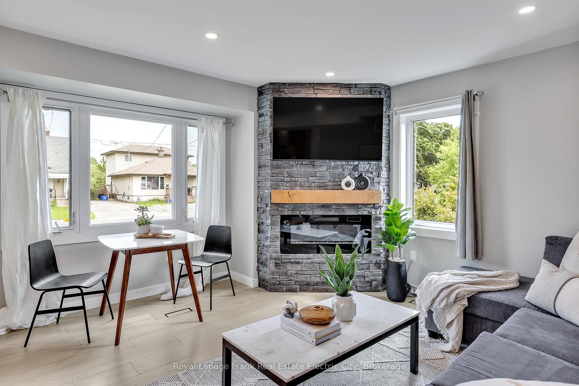 Photo 6 of 547 Rose Avenue, Peterborough, Otonabee Ward 1 — HOMEH