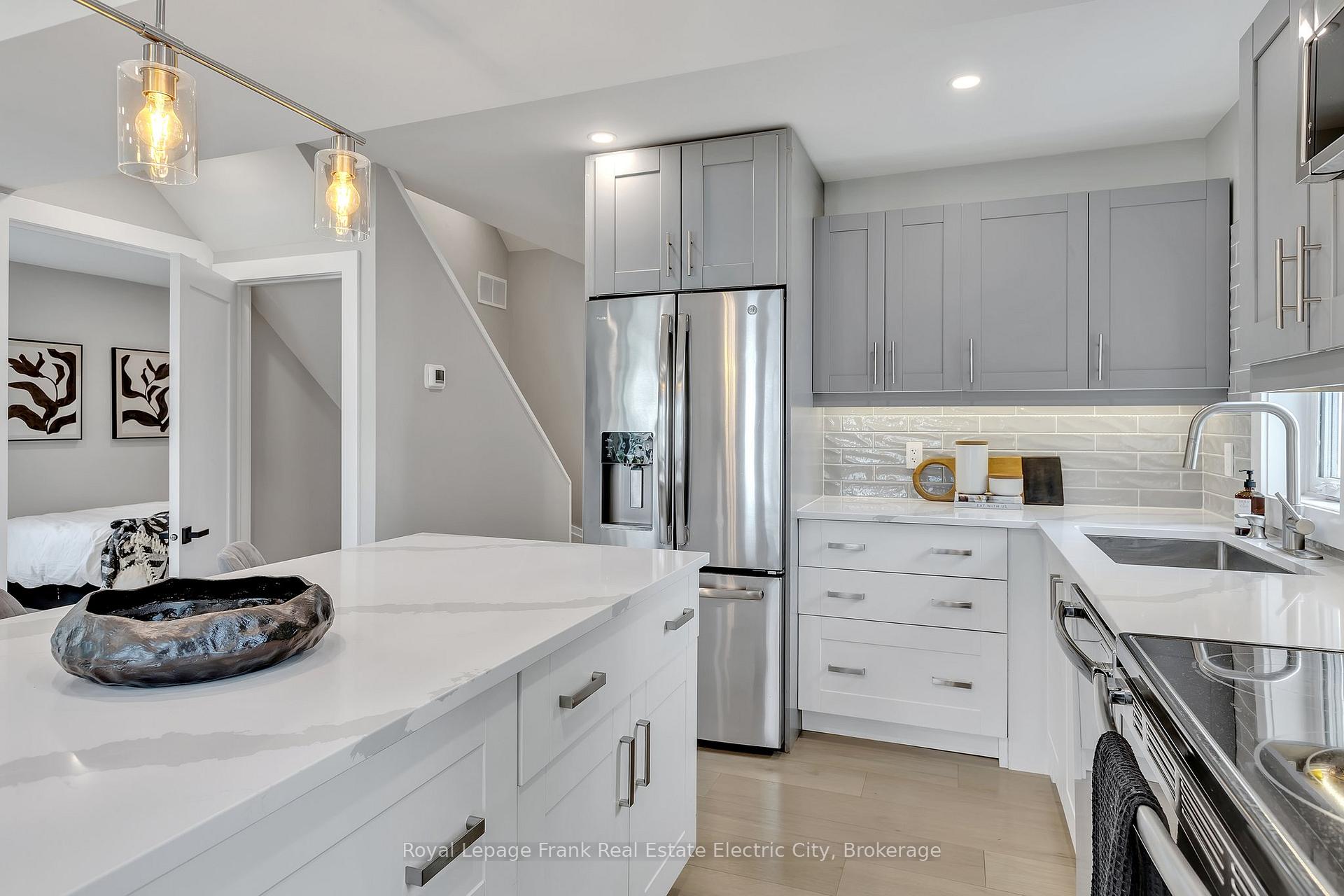 Photo 14 of 547 Rose Avenue, Peterborough, Otonabee Ward 1 — HOMEH