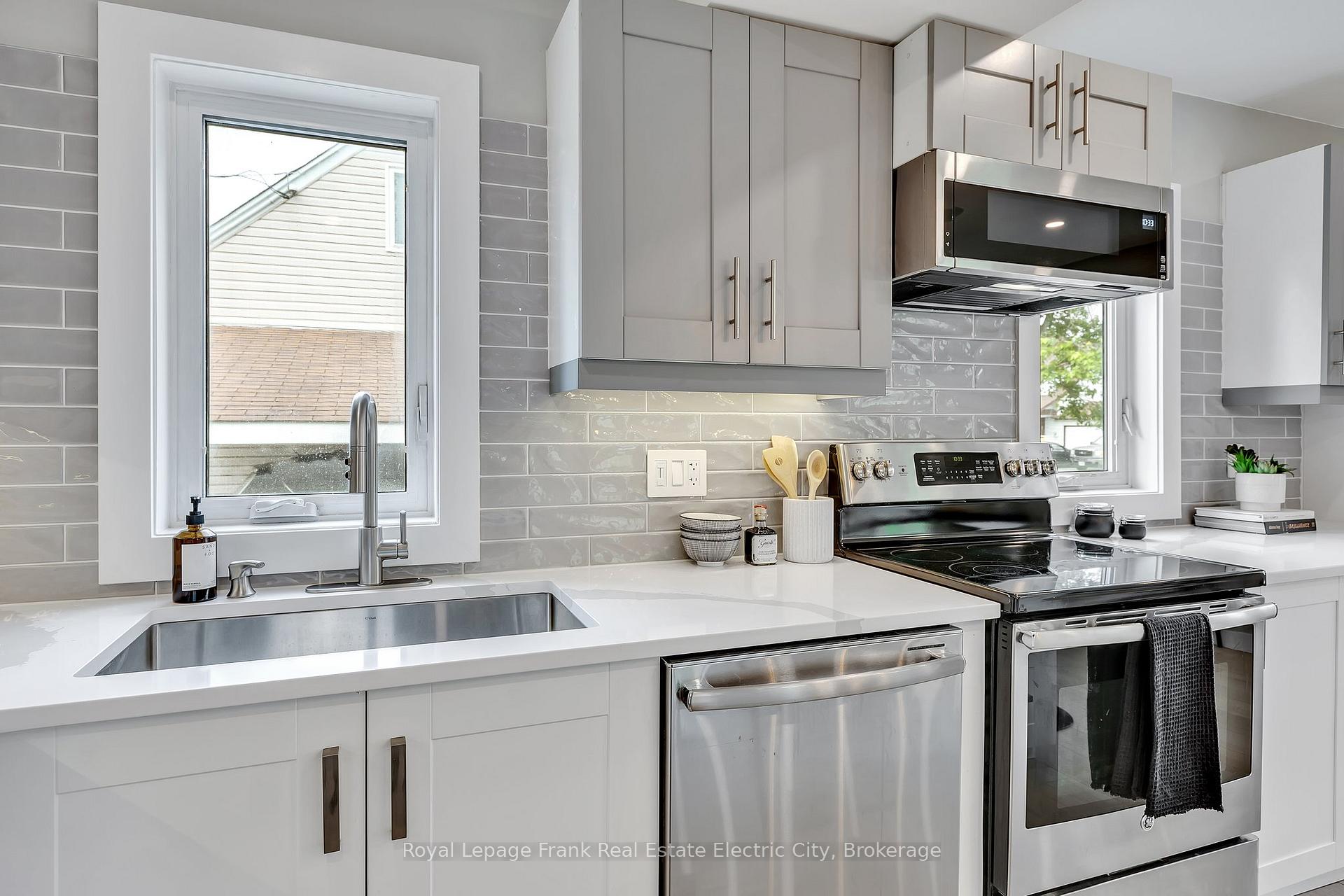 Photo 15 of 547 Rose Avenue, Peterborough, Otonabee Ward 1 — HOMEH