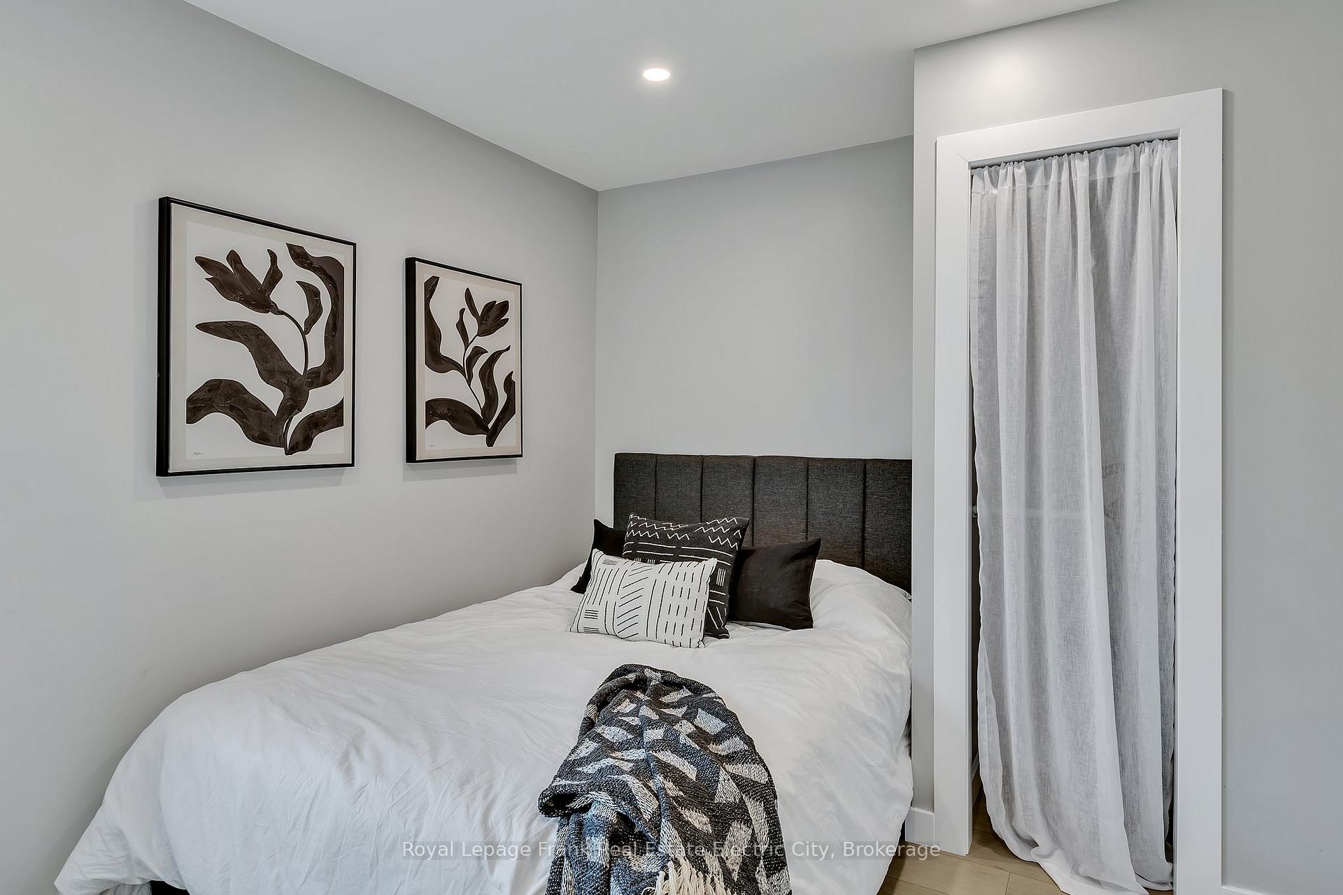 Photo 18 of 547 Rose Avenue, Peterborough, Otonabee Ward 1 — HOMEH