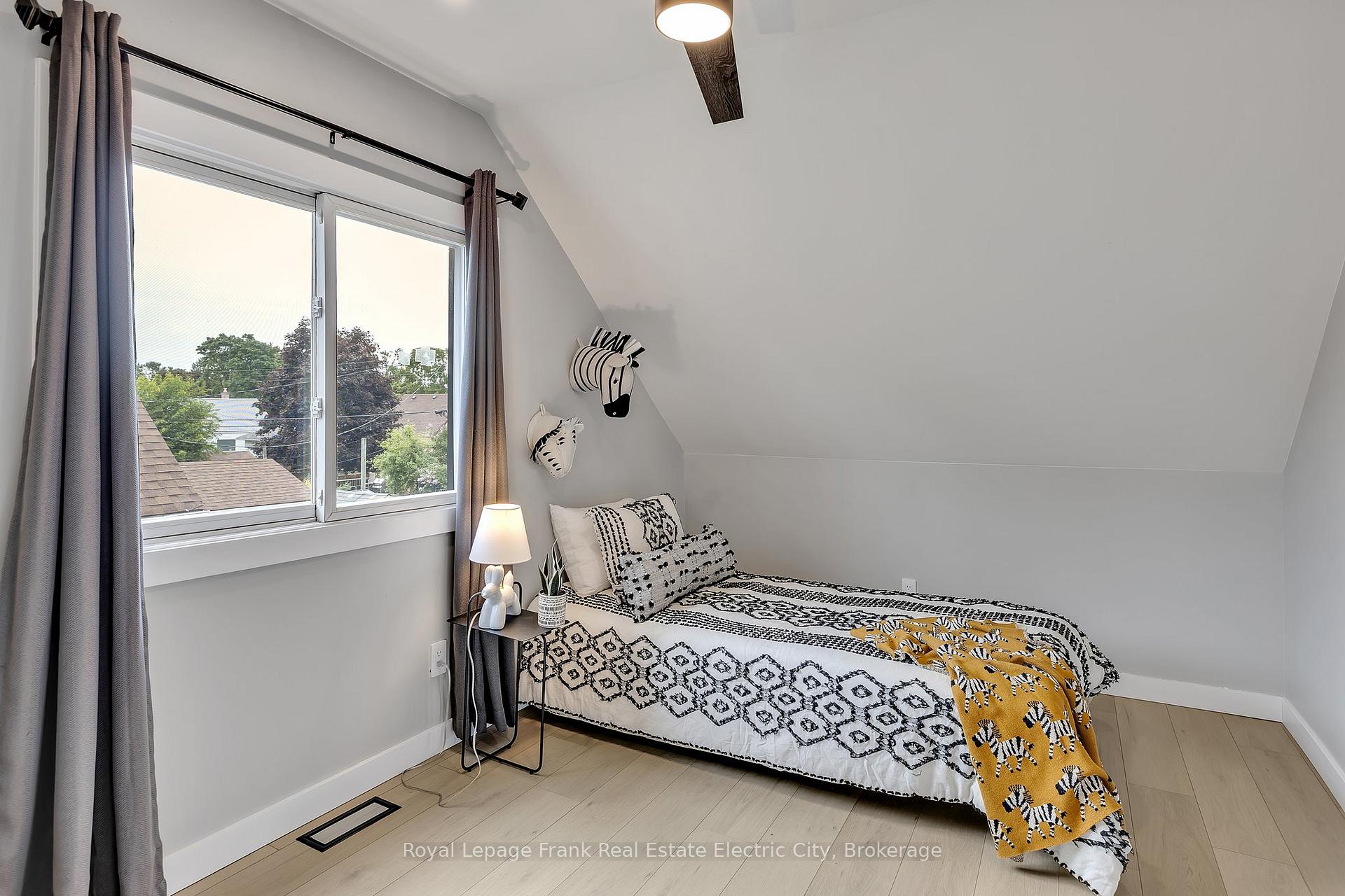Photo 27 of 547 Rose Avenue, Peterborough, Otonabee Ward 1 — HOMEH
