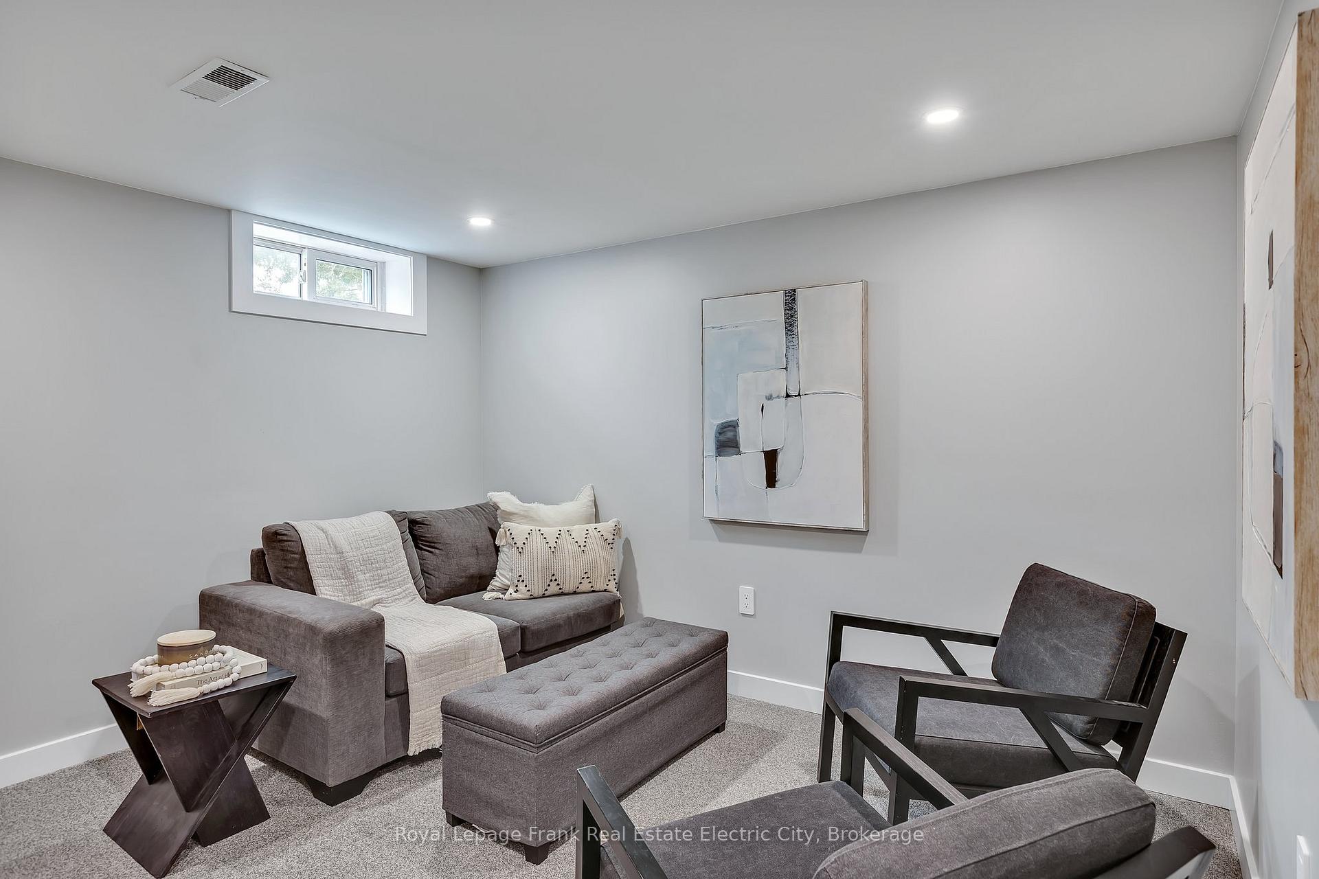 Photo 30 of 547 Rose Avenue, Peterborough, Otonabee Ward 1 — HOMEH
