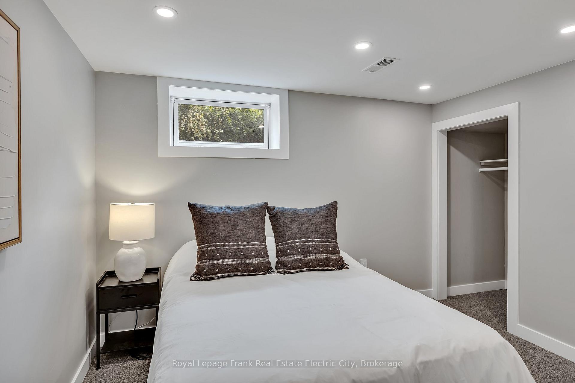 Photo 33 of 547 Rose Avenue, Peterborough, Otonabee Ward 1 — HOMEH