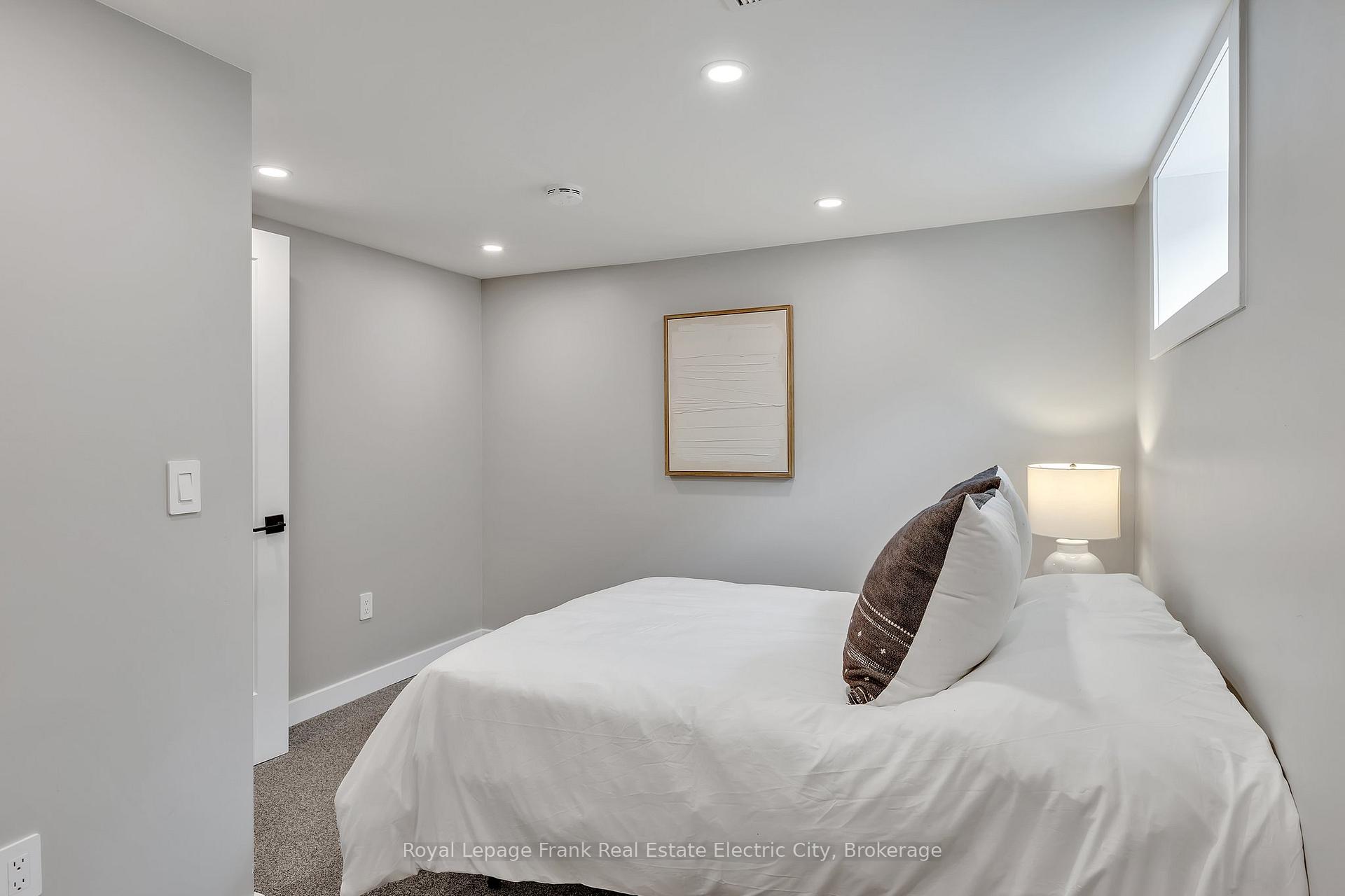 Photo 34 of 547 Rose Avenue, Peterborough, Otonabee Ward 1 — HOMEH