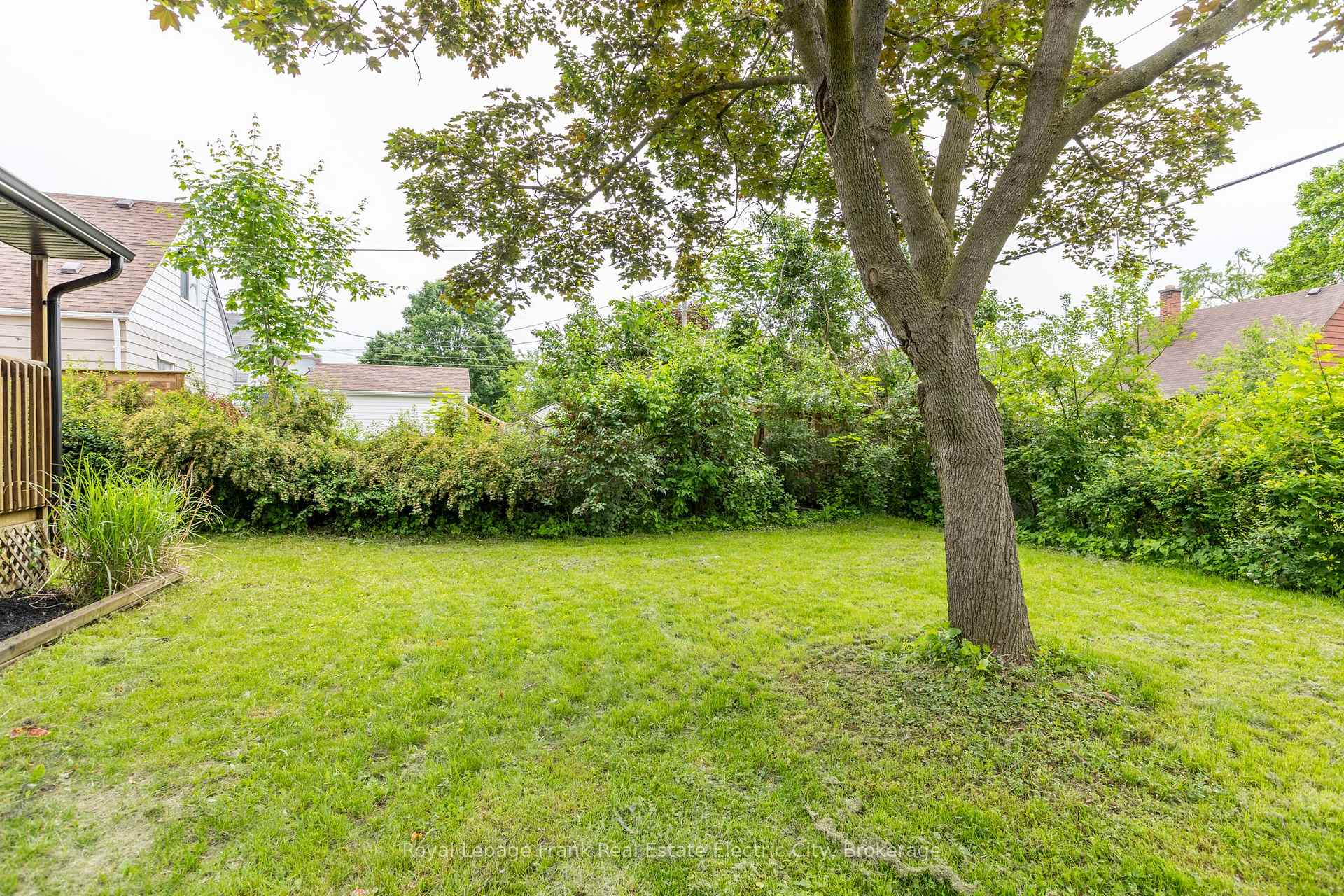 Photo 47 of 547 Rose Avenue, Peterborough, Otonabee Ward 1 — HOMEH