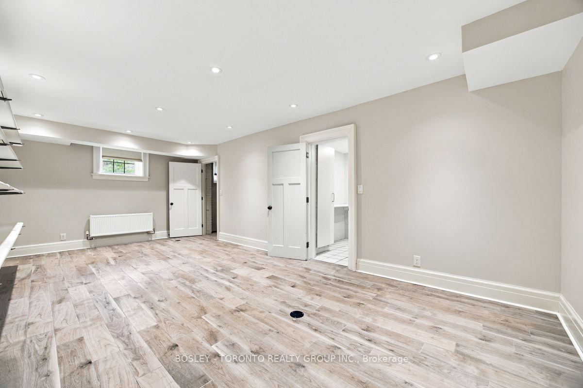 Photo 35 of 111 Welland Avenue, Toronto, Rosedale-Moore Park — HOMEH