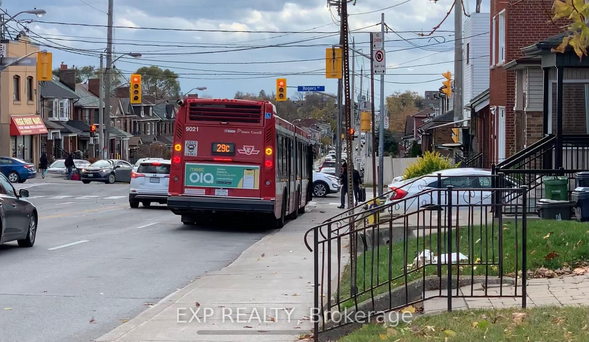 Photo 5 of 41 Bloem Avenue, Toronto, Caledonia-Fairbank — HOMEH