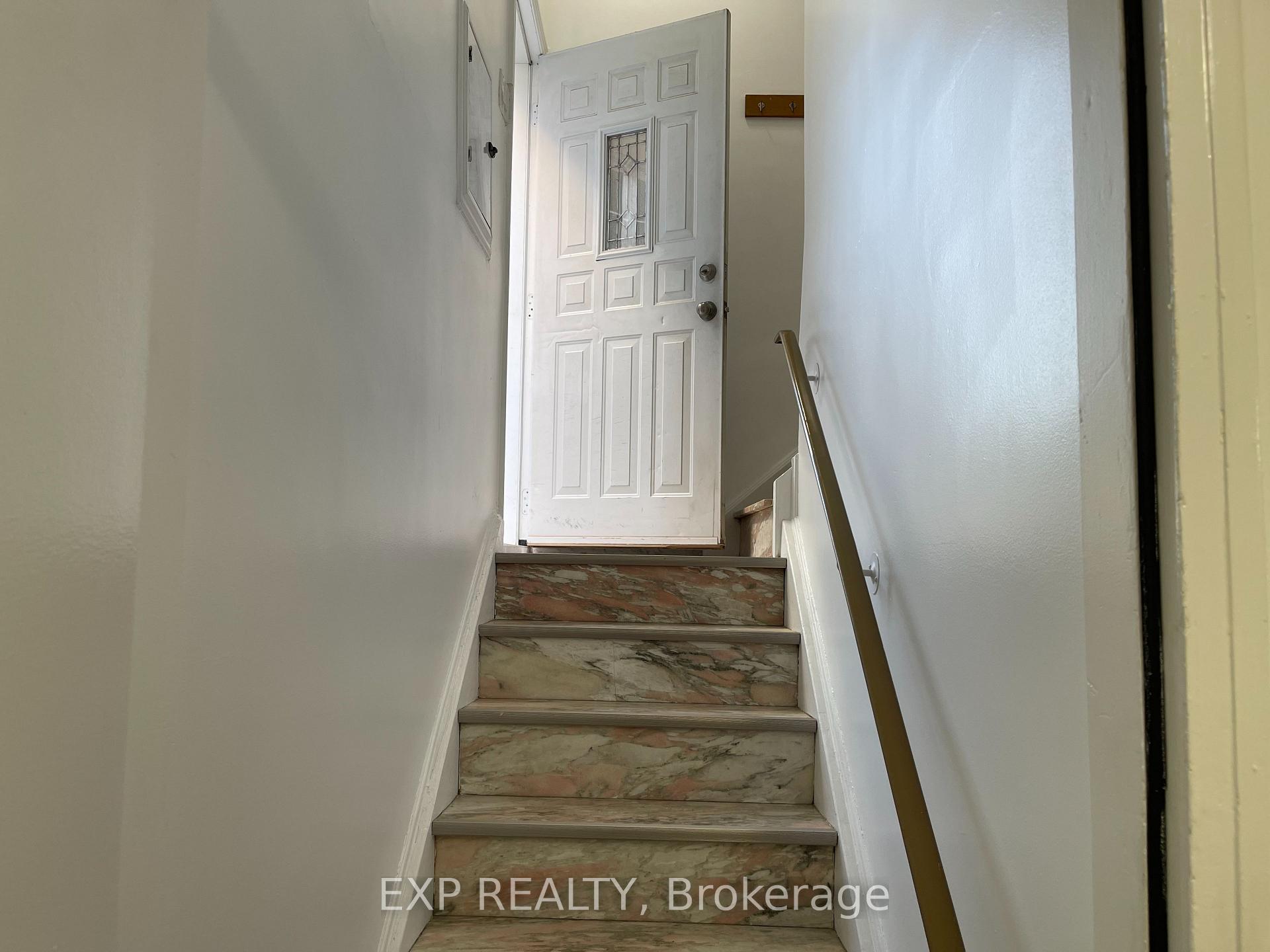 Photo 8 of 41 Bloem Avenue, Toronto, Caledonia-Fairbank — HOMEH