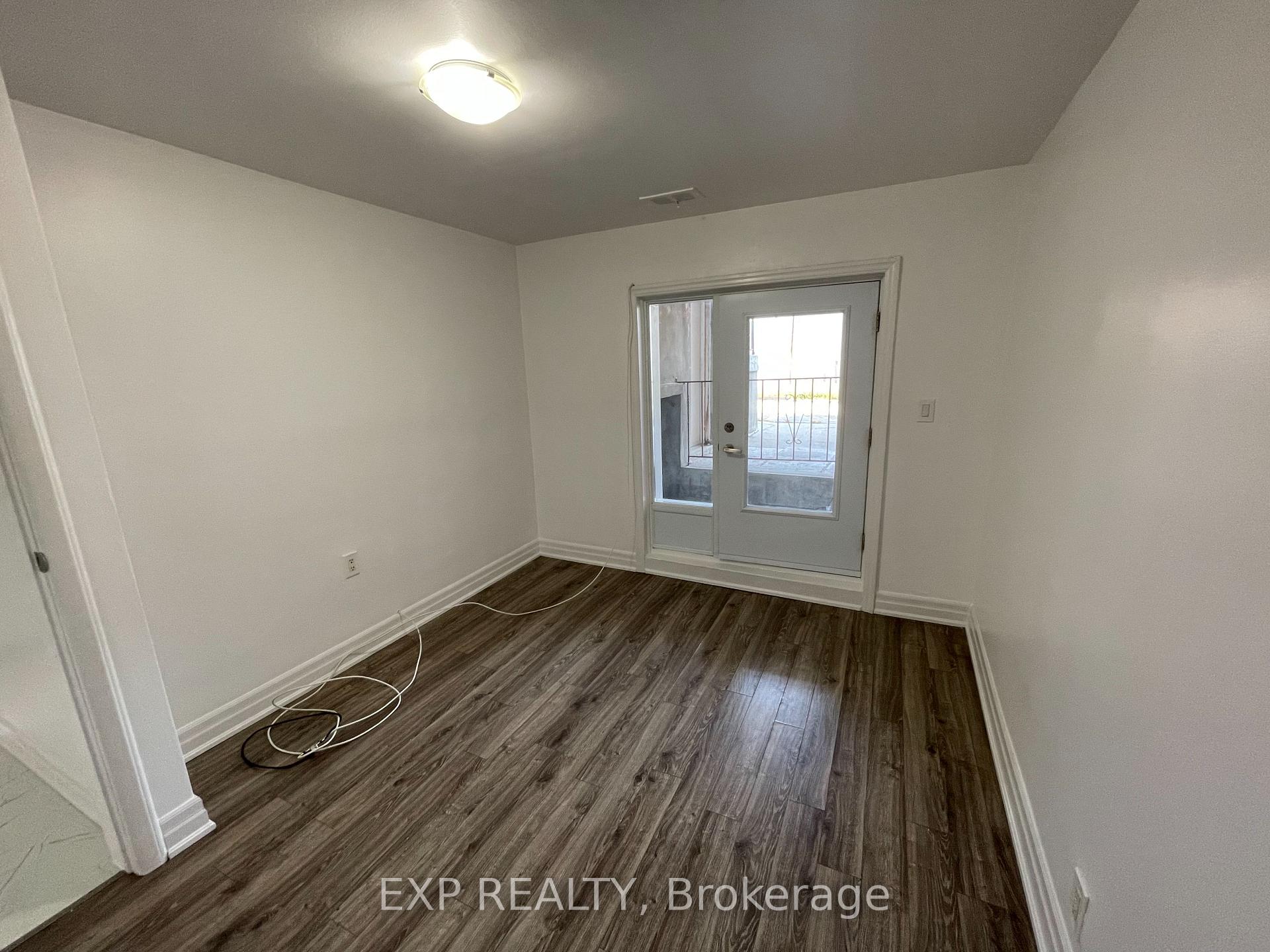 Photo 24 of 41 Bloem Avenue, Toronto, Caledonia-Fairbank — HOMEH