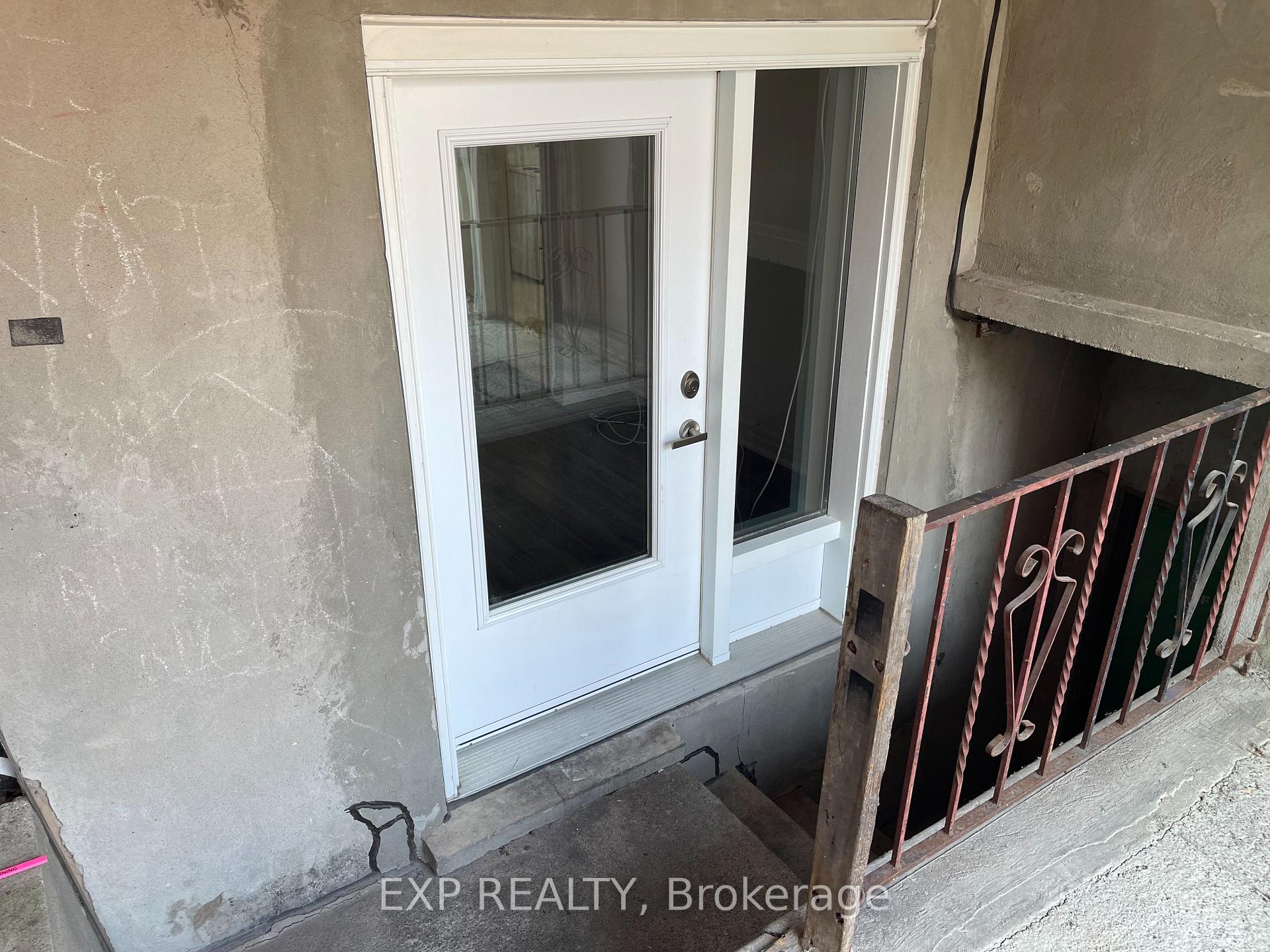 Photo 25 of 41 Bloem Avenue, Toronto, Caledonia-Fairbank — HOMEH