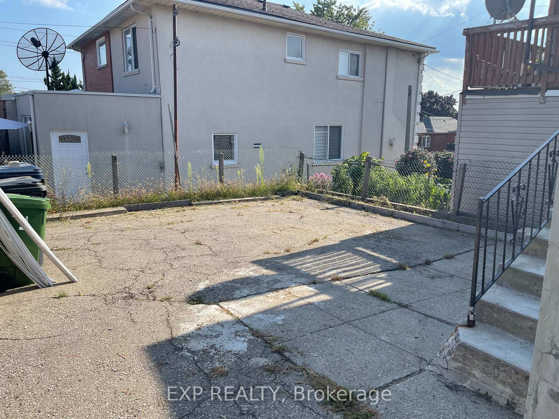 Photo 27 of 41 Bloem Avenue, Toronto, Caledonia-Fairbank — HOMEH