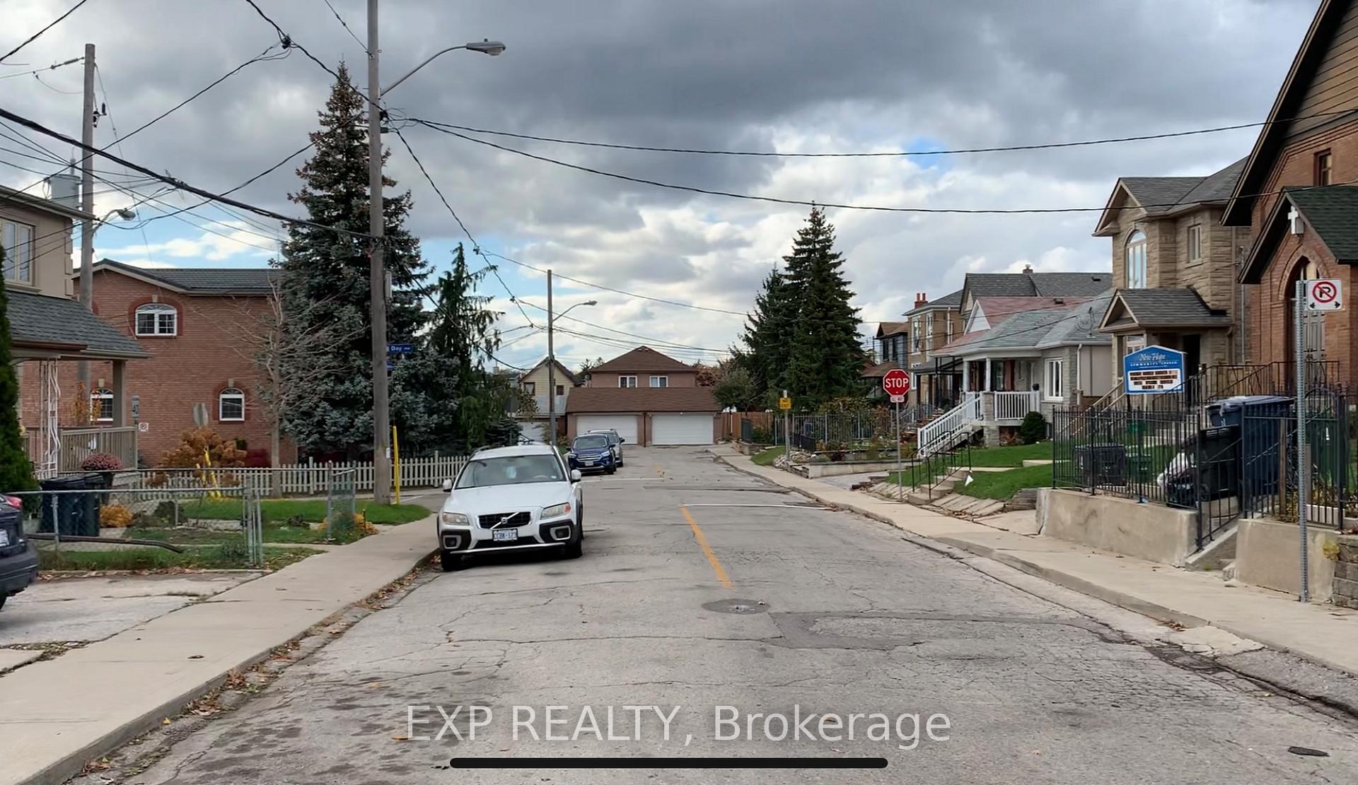 Photo 31 of 41 Bloem Avenue, Toronto, Caledonia-Fairbank — HOMEH