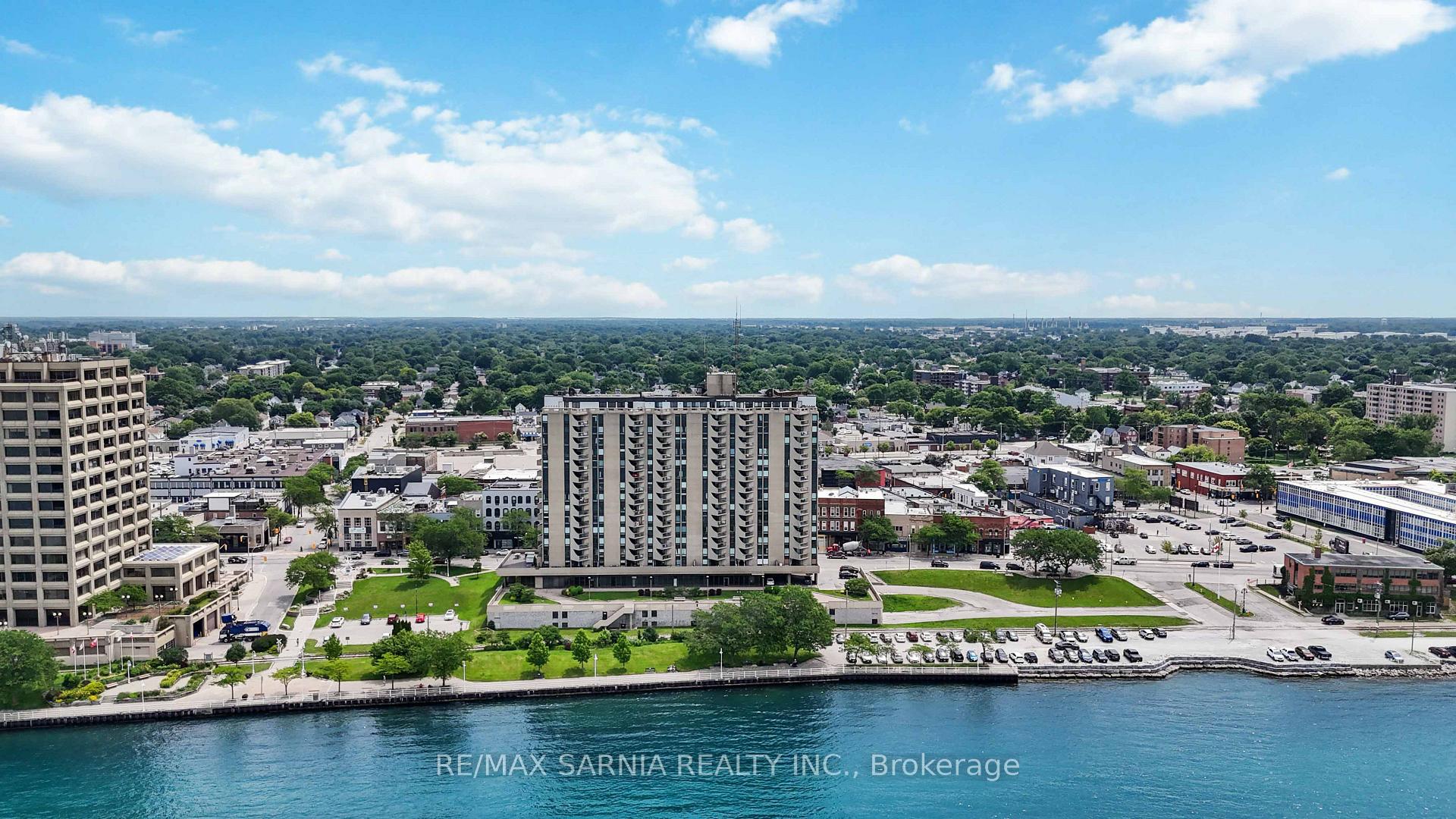 Photo 3 of Unit 1204, 155 Front Street N, Sarnia — HOMEH