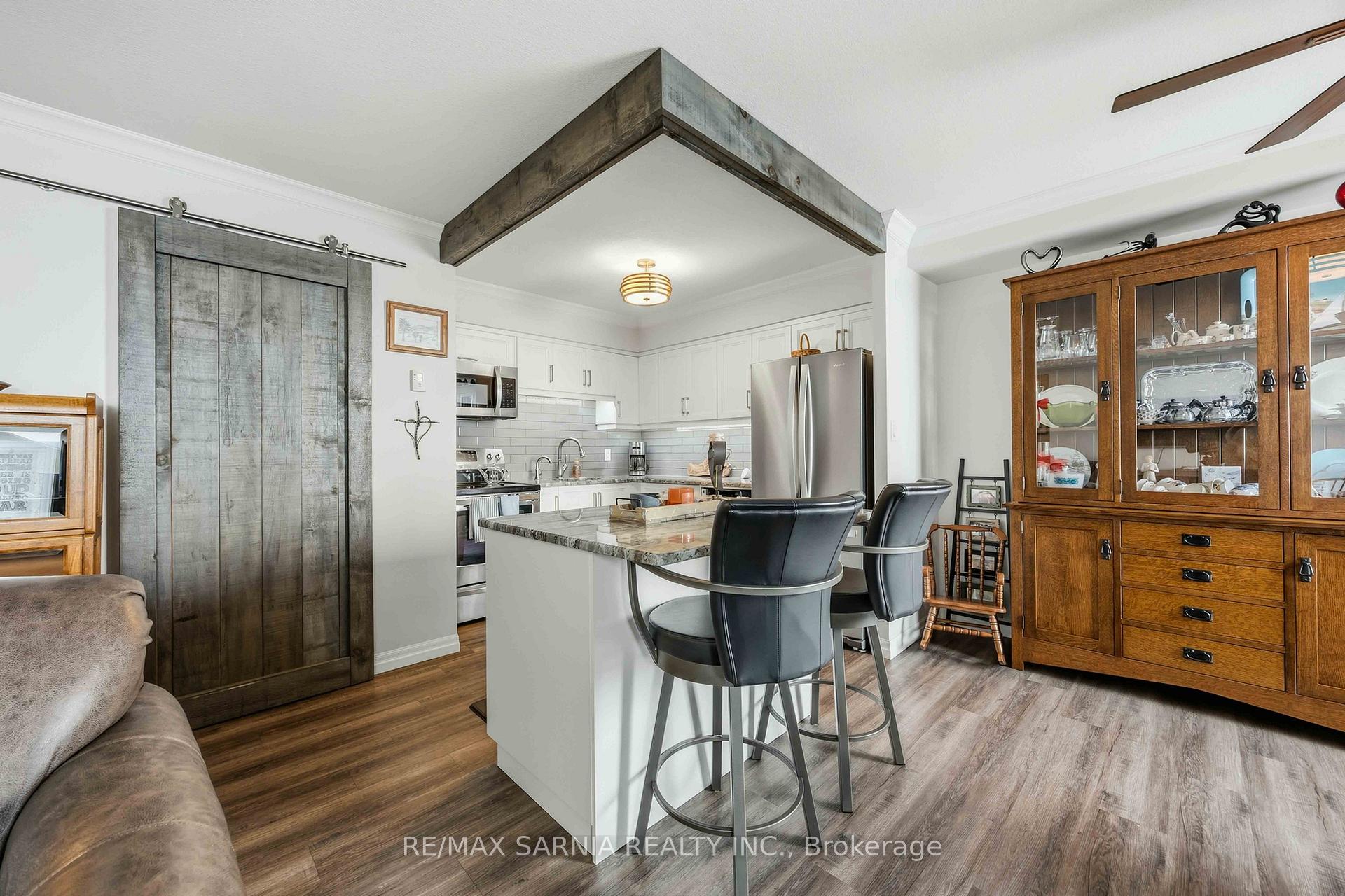 Photo 12 of Unit 1204, 155 Front Street N, Sarnia — HOMEH