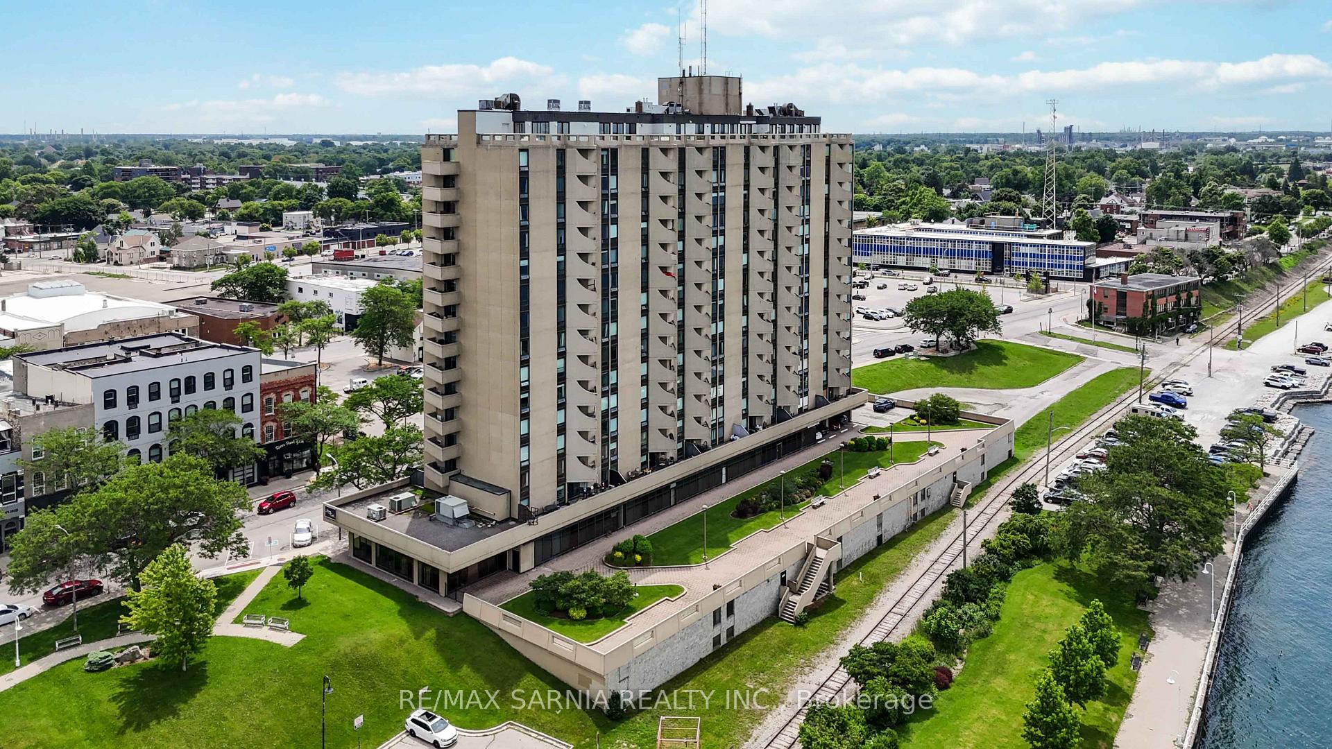Photo 34 of Unit 1204, 155 Front Street N, Sarnia — HOMEH